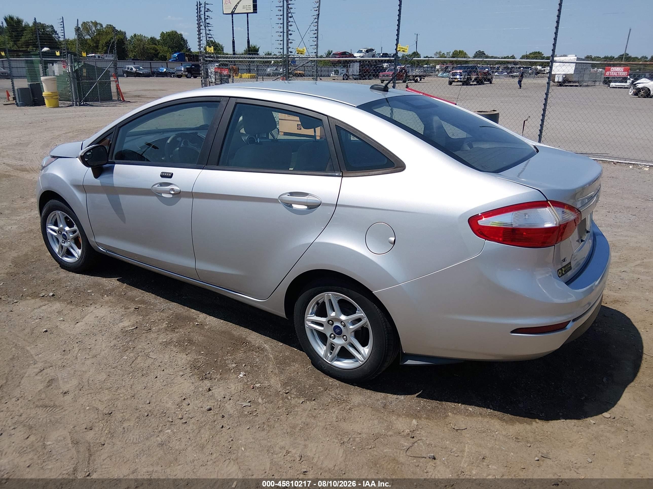 2017 Ford Fiesta Se Silver vin: 3FADP4BJ8HM139768
