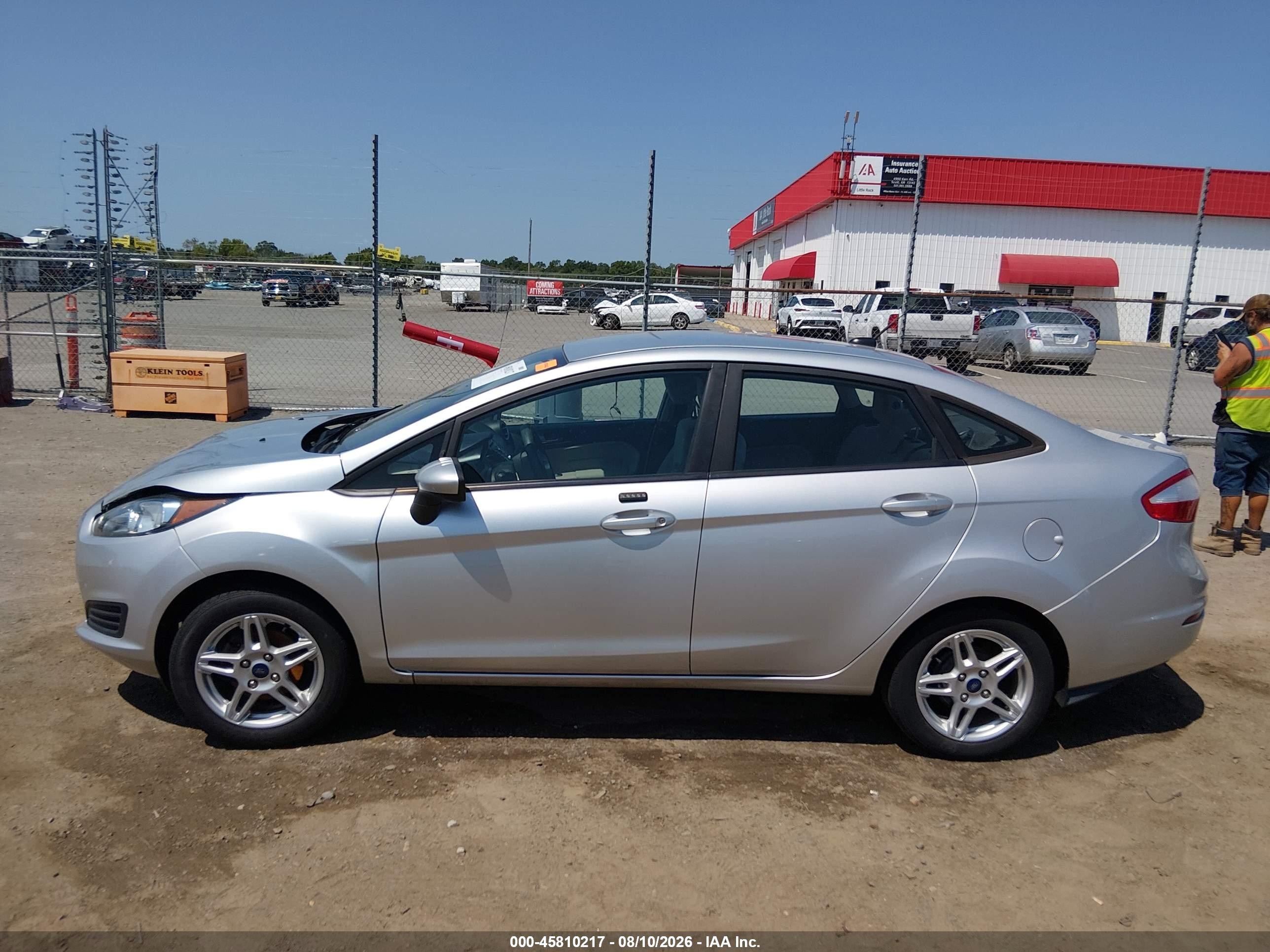 2017 Ford Fiesta Se Silver vin: 3FADP4BJ8HM139768