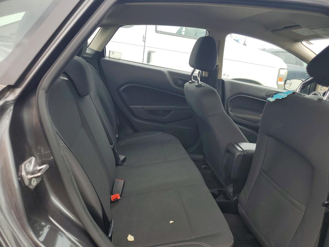 2019 Ford Fiesta Se Серый vin: 3FADP4BJ8KM104378