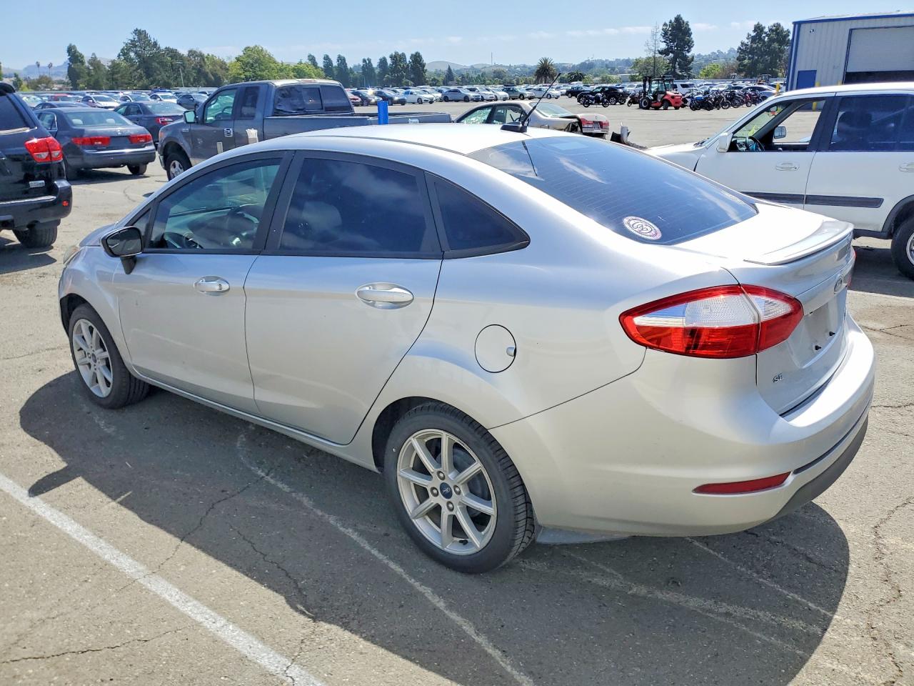 2019 Ford Fiesta Se Silver vin: 3FADP4BJ8KM141365