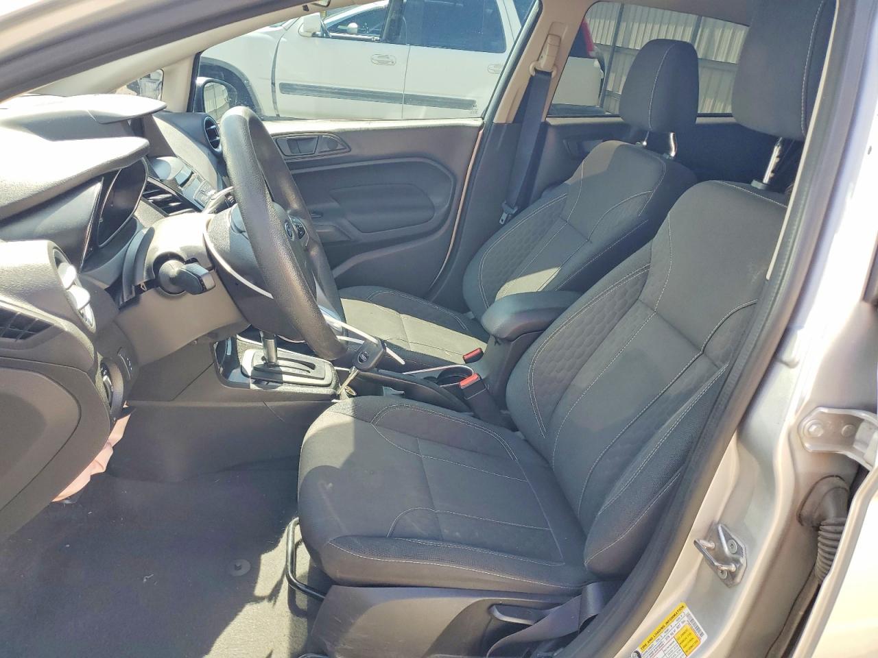 2019 Ford Fiesta Se Silver vin: 3FADP4BJ8KM141365