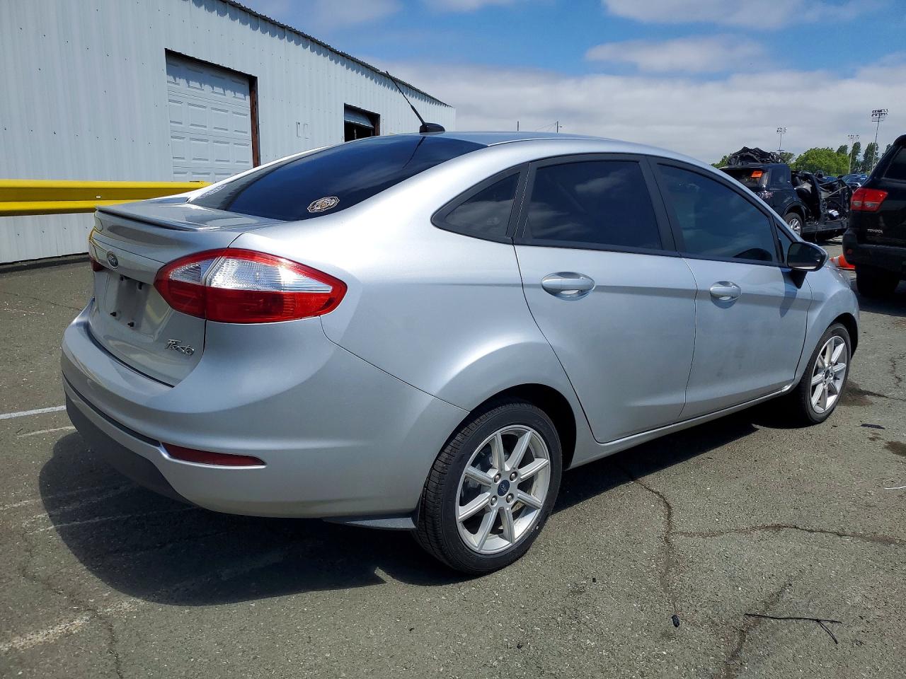 2019 Ford Fiesta Se Silver vin: 3FADP4BJ8KM141365