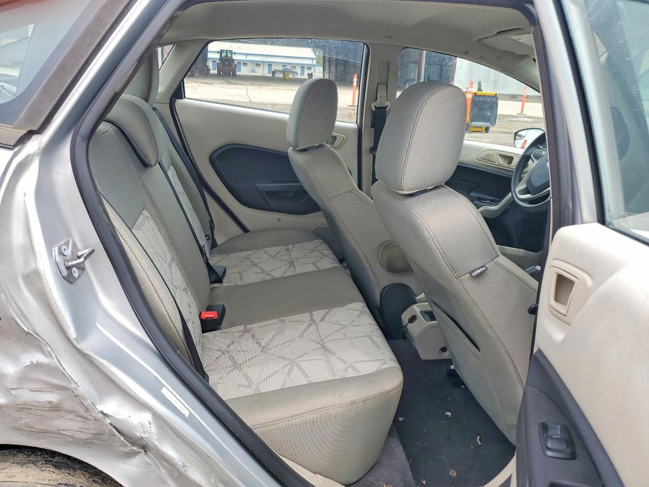 2012 Ford Fiesta Se Серебряный vin: 3FADP4BJ9CM149735