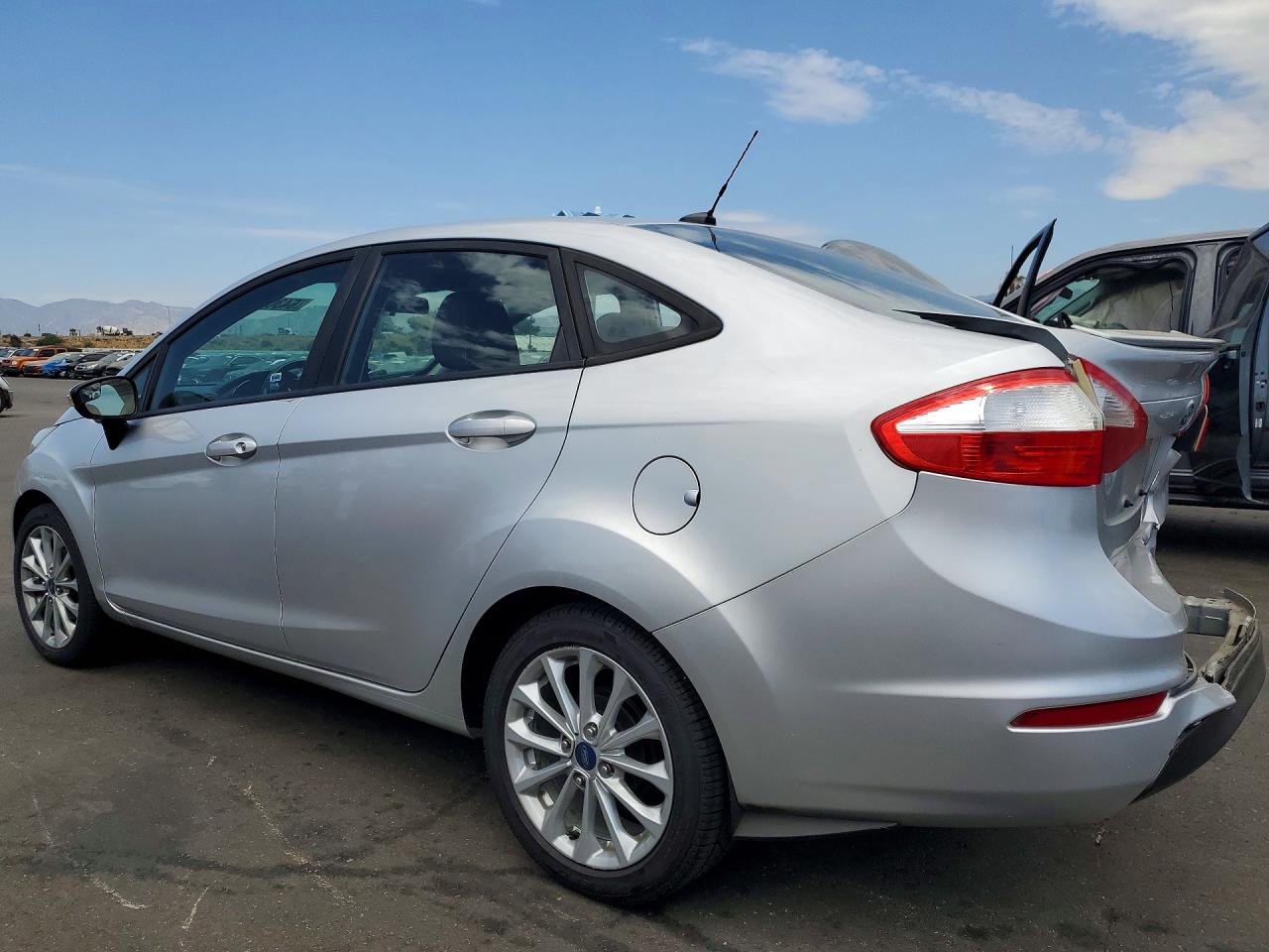 2014 Ford Fiesta Se Silver vin: 3FADP4BJ9EM106824