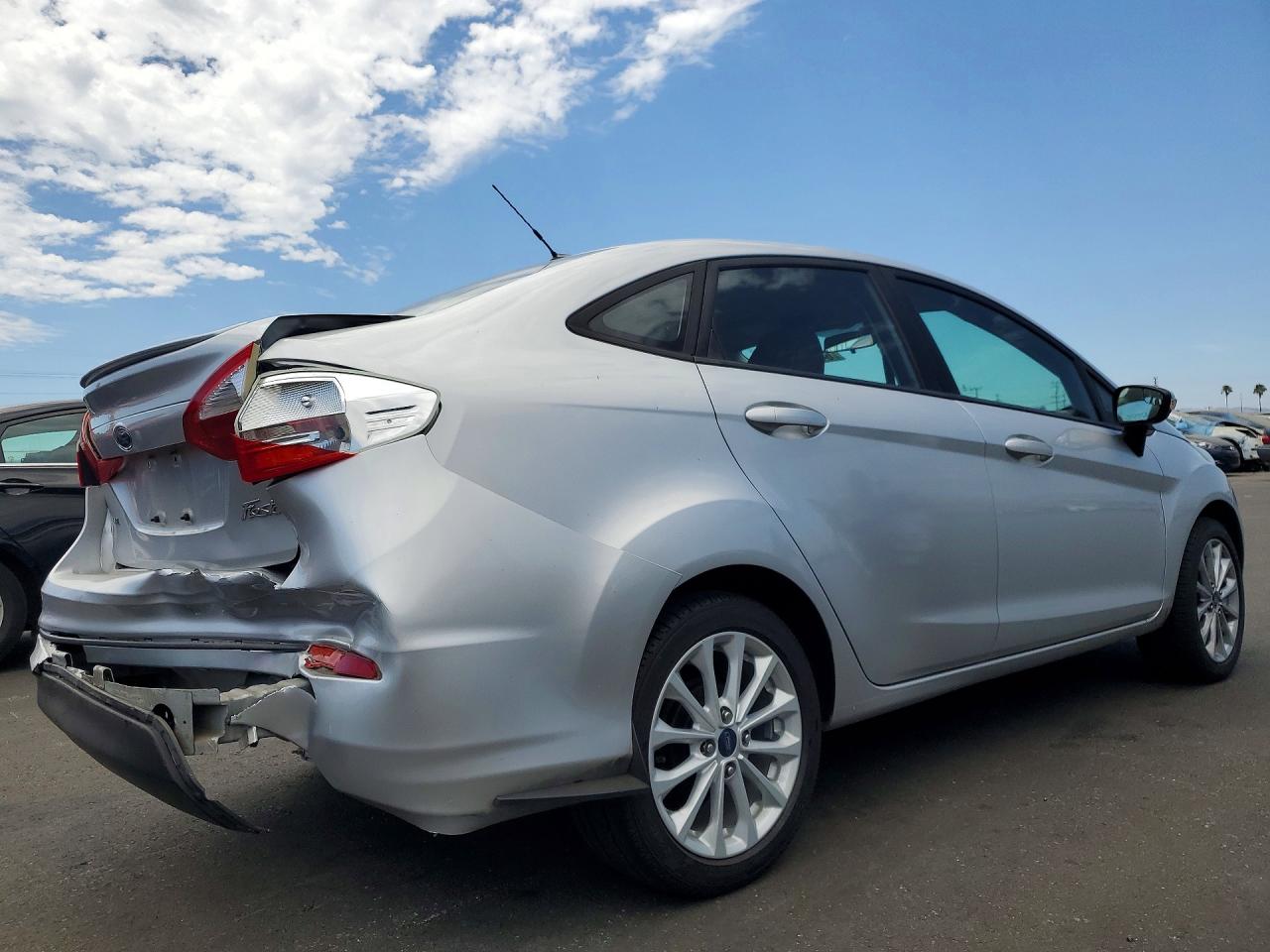2014 Ford Fiesta Se Silver vin: 3FADP4BJ9EM106824