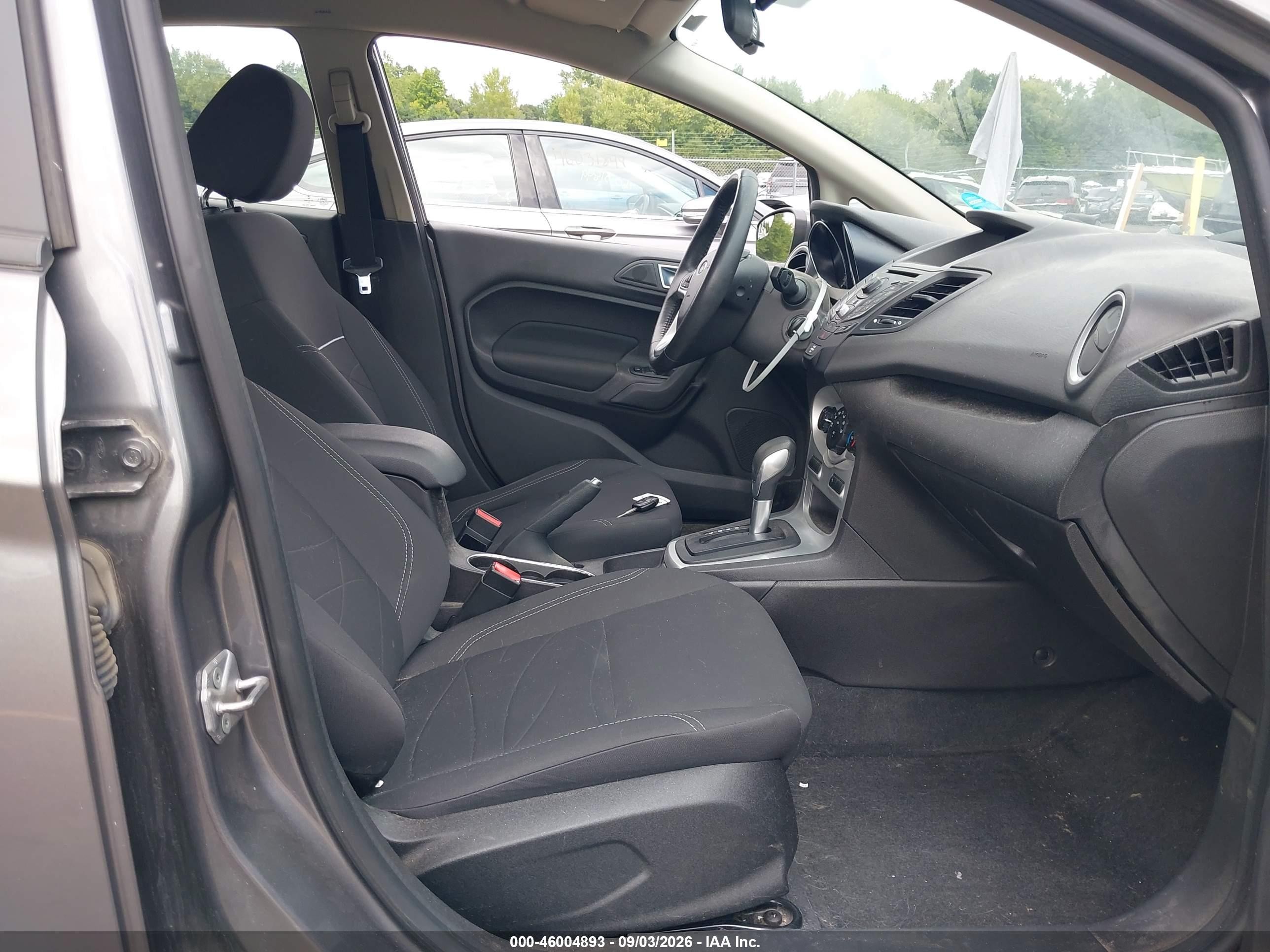 2014 Ford Fiesta Se Серый vin: 3FADP4BJ9EM179661