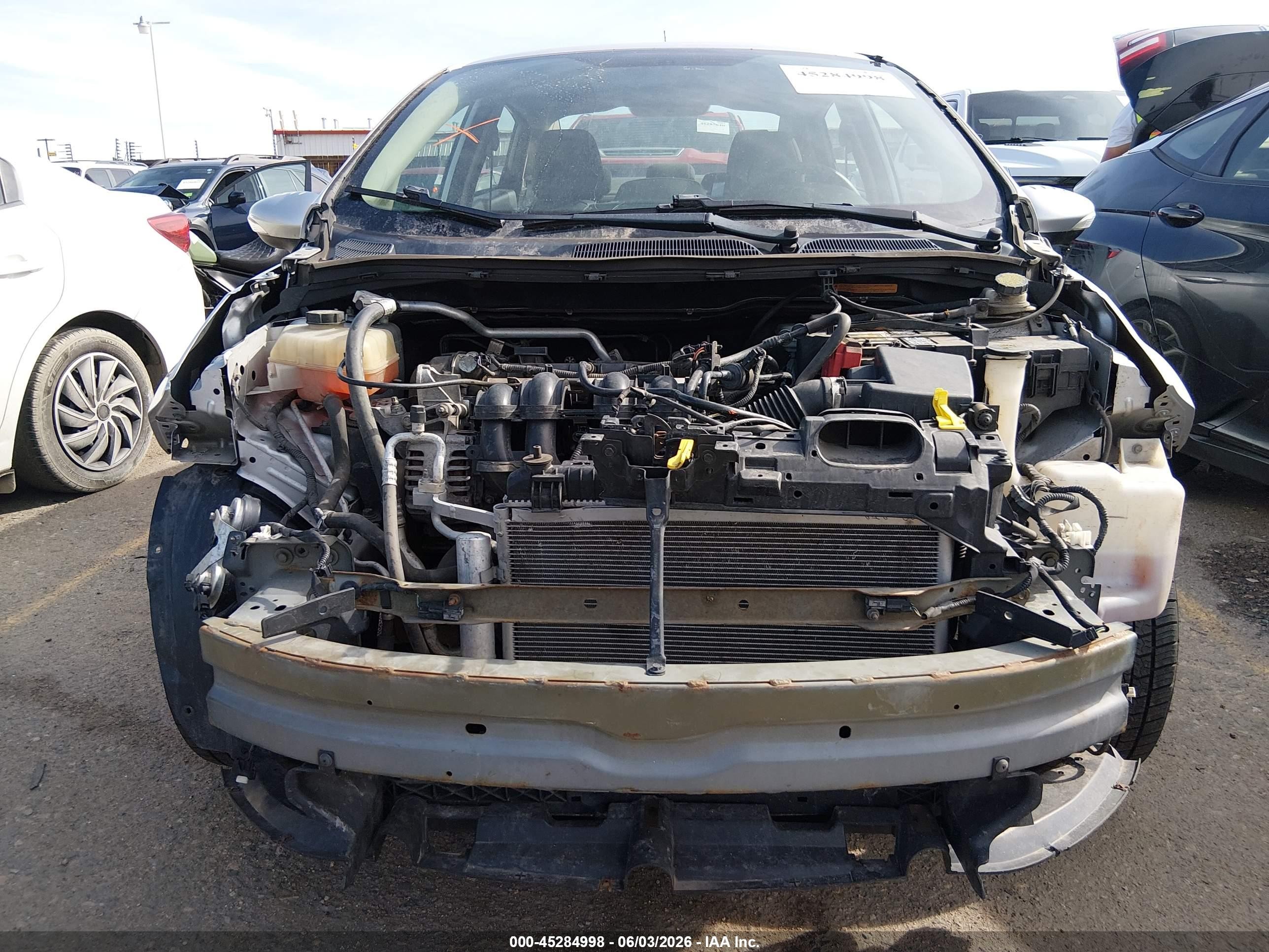 2014 Ford Fiesta Se Серебряный vin: 3FADP4BJ9EM206356