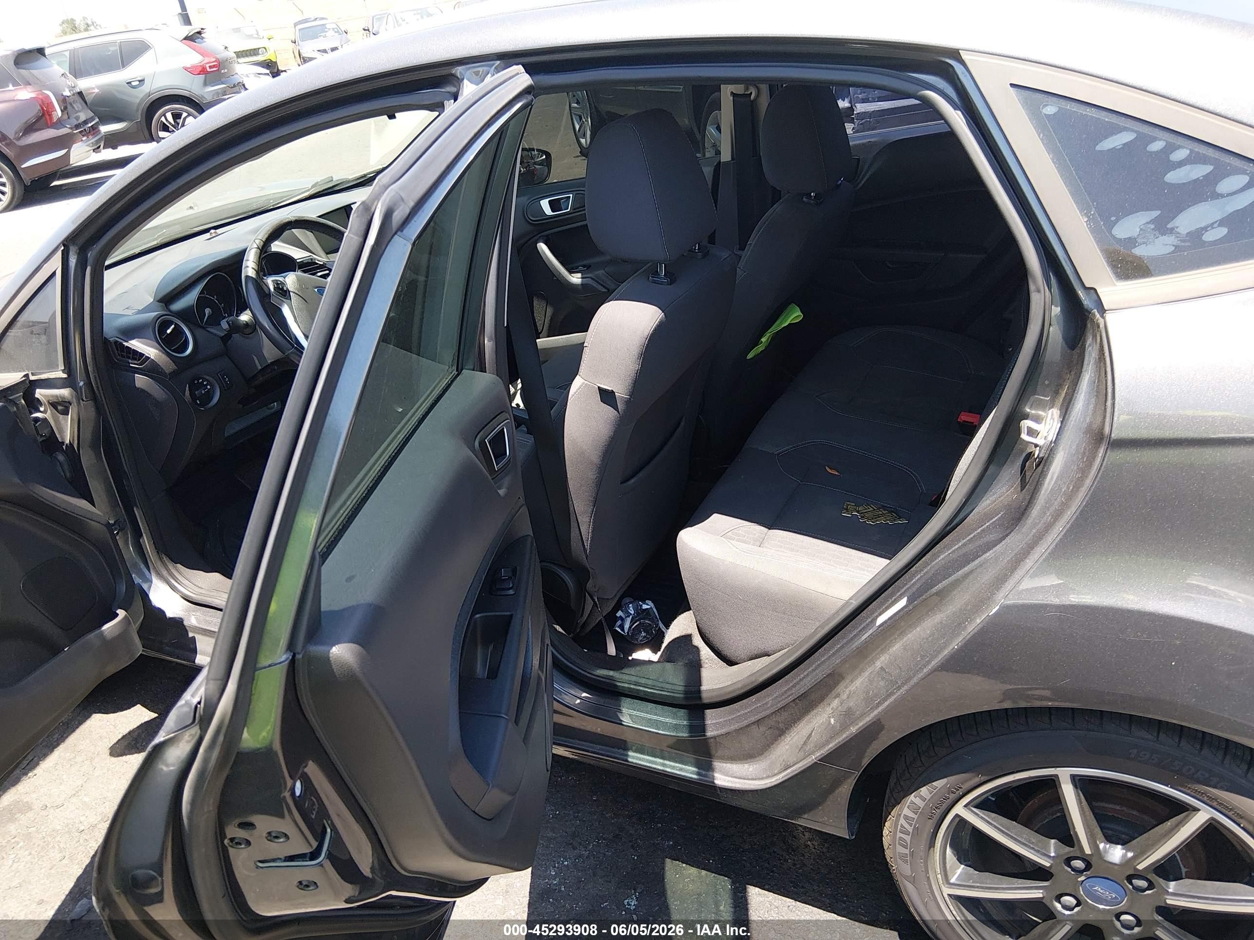 2015 Ford Fiesta Se Gray vin: 3FADP4BJ9FM133538