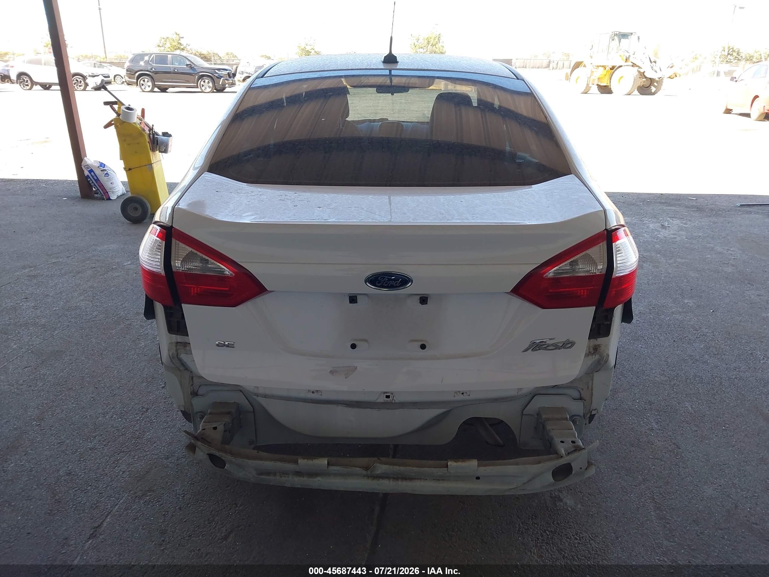 2015 Ford Fiesta Se Белый vin: 3FADP4BJ9FM146290