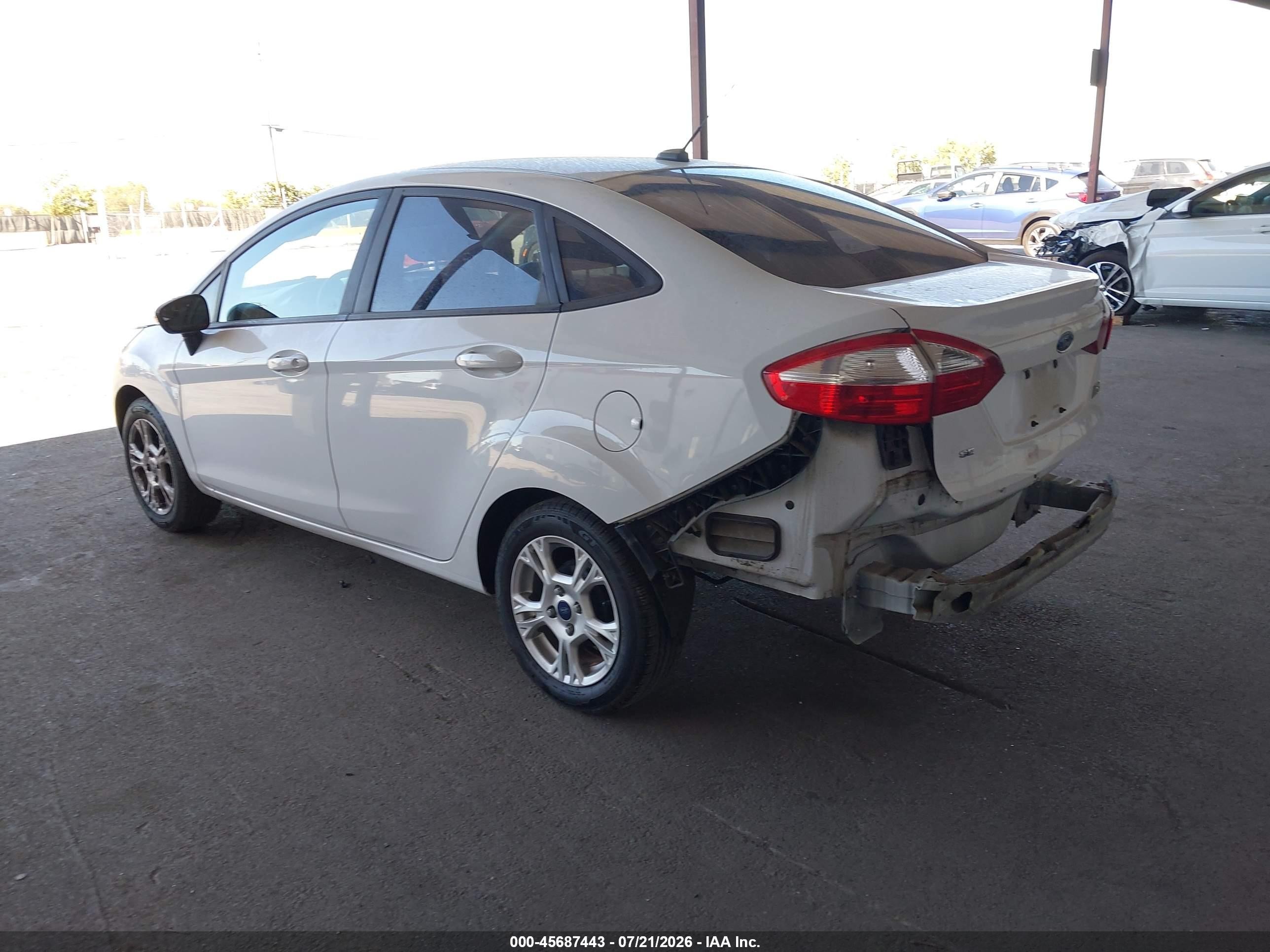 2015 Ford Fiesta Se Белый vin: 3FADP4BJ9FM146290