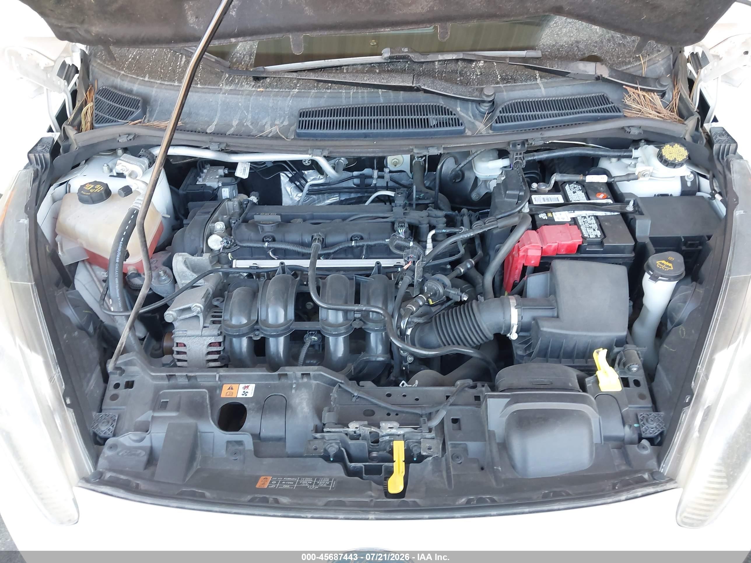 2015 Ford Fiesta Se Белый vin: 3FADP4BJ9FM146290