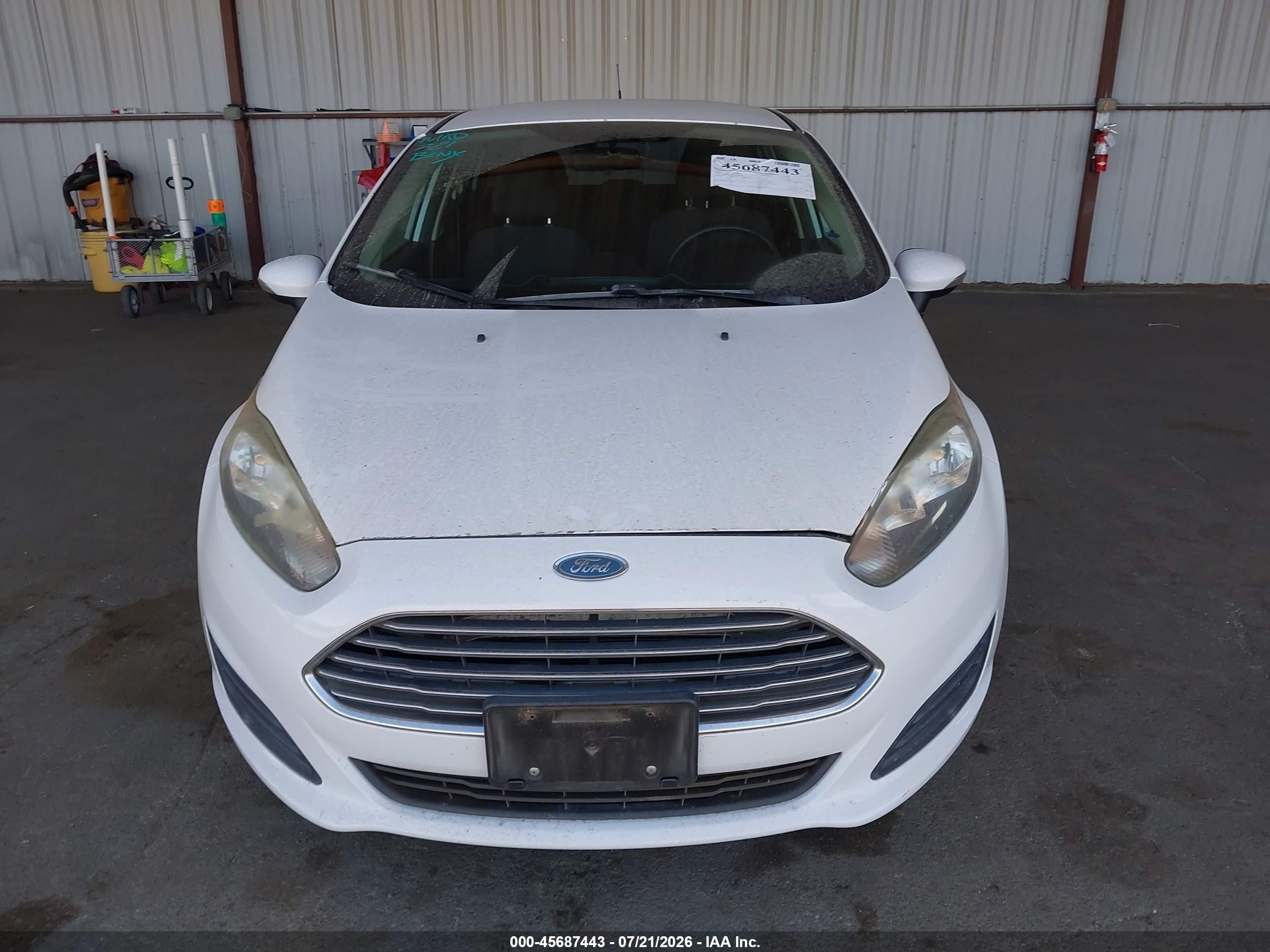 2015 Ford Fiesta Se Белый vin: 3FADP4BJ9FM146290