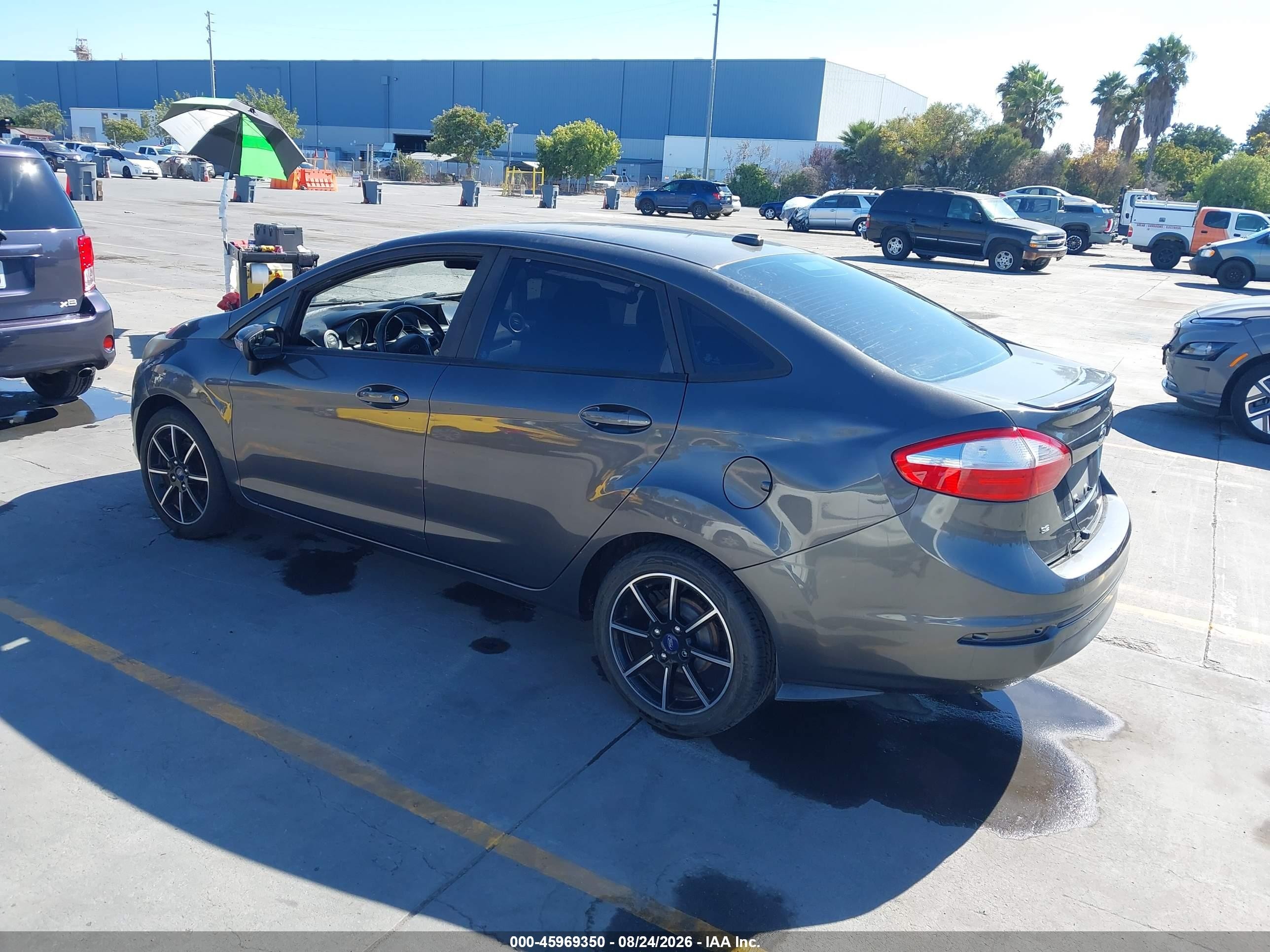 2015 Ford Fiesta Se Серый vin: 3FADP4BJ9FM159055