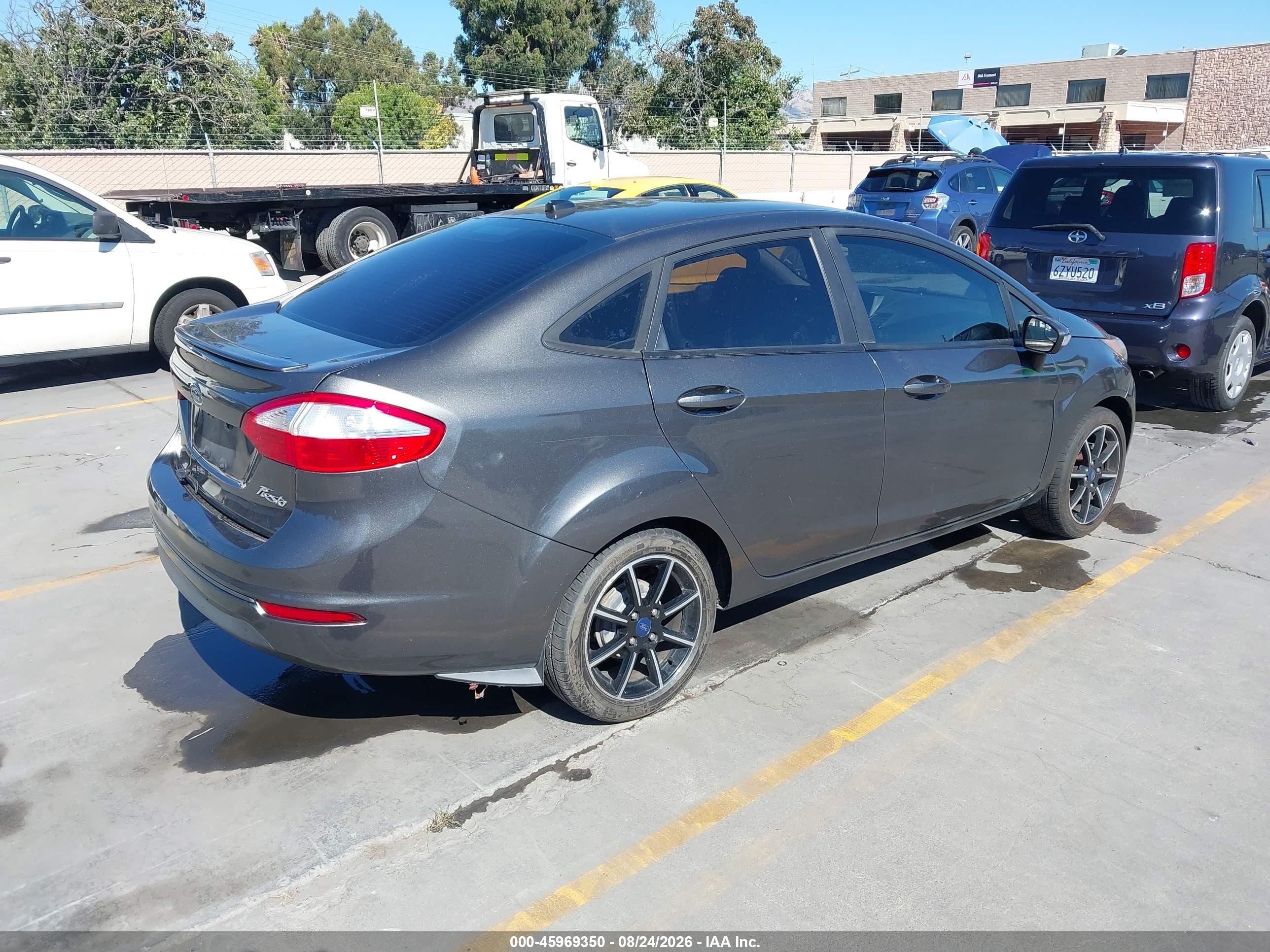 2015 Ford Fiesta Se Серый vin: 3FADP4BJ9FM159055