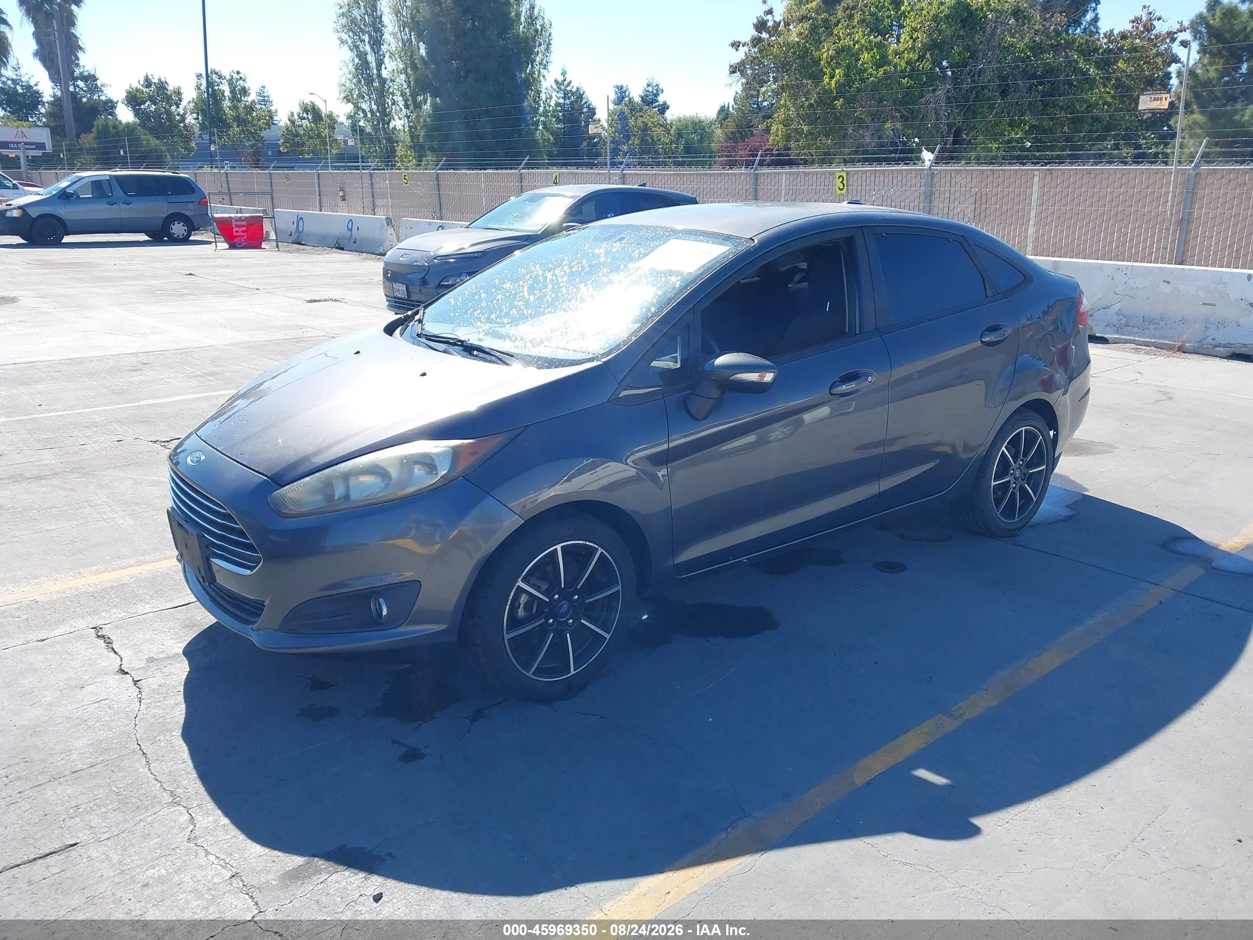2015 Ford Fiesta Se Серый vin: 3FADP4BJ9FM159055