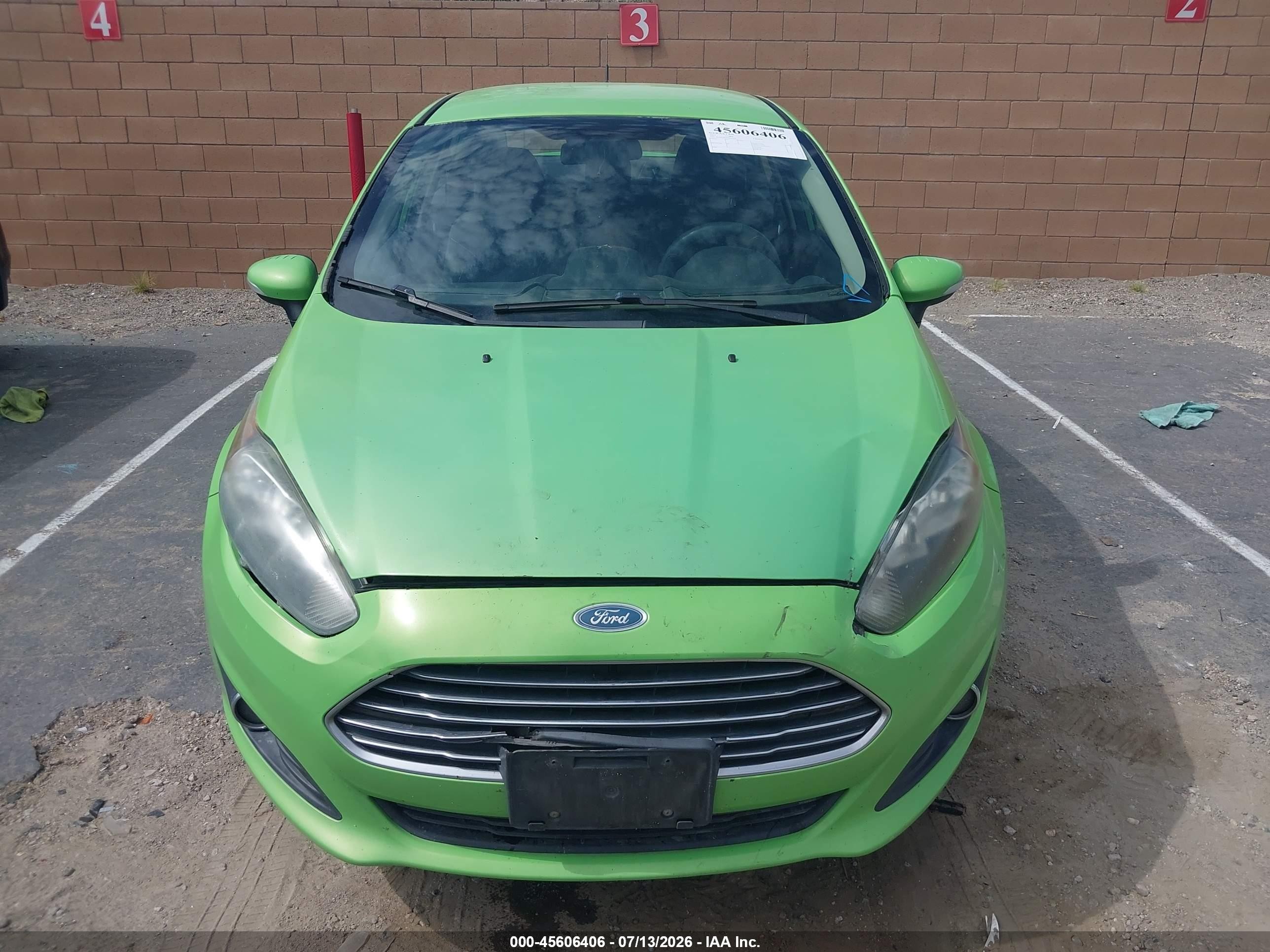 2015 Ford Fiesta Se Зеленый vin: 3FADP4BJ9FM205449