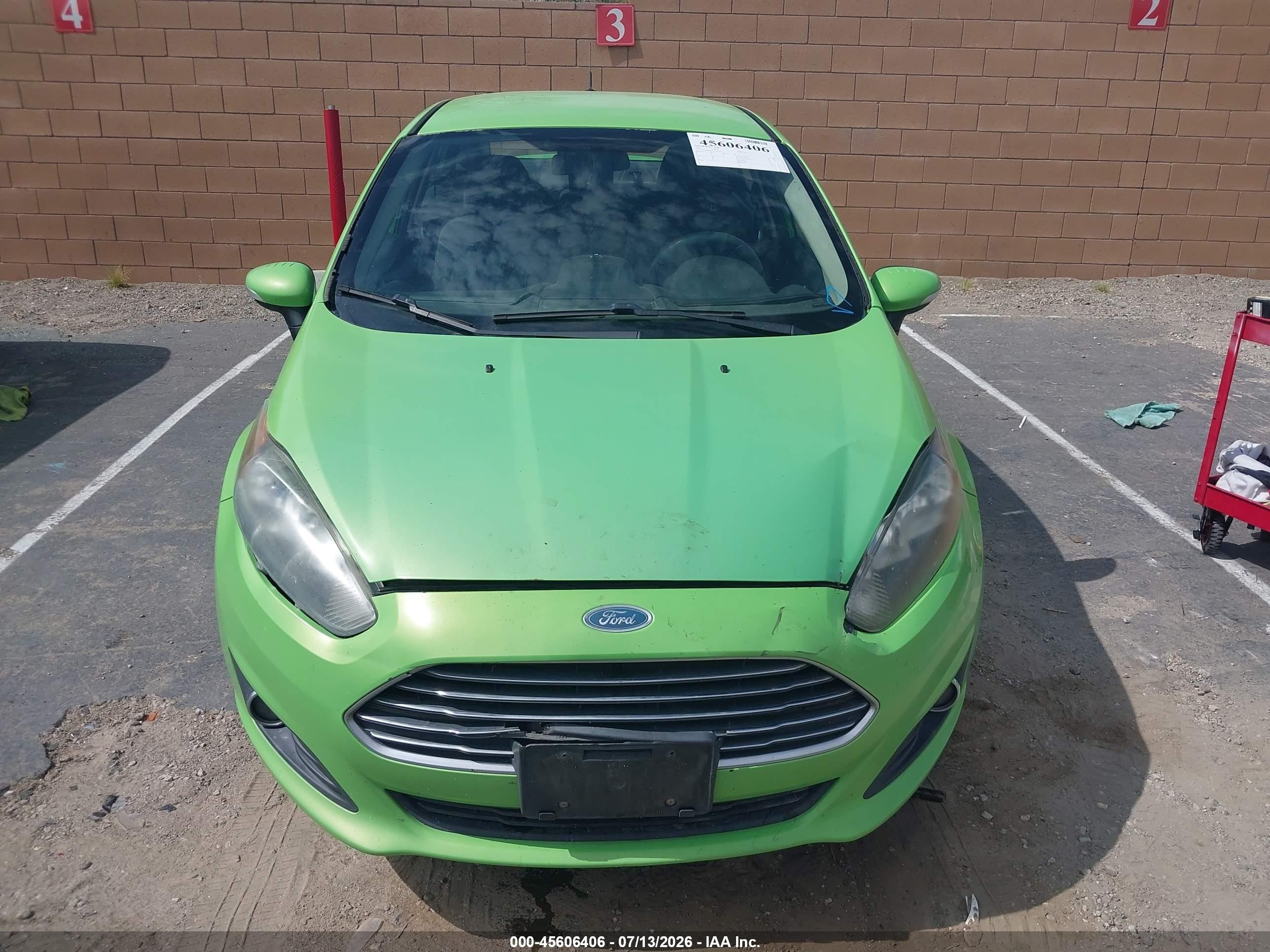 2015 Ford Fiesta Se Зеленый vin: 3FADP4BJ9FM205449