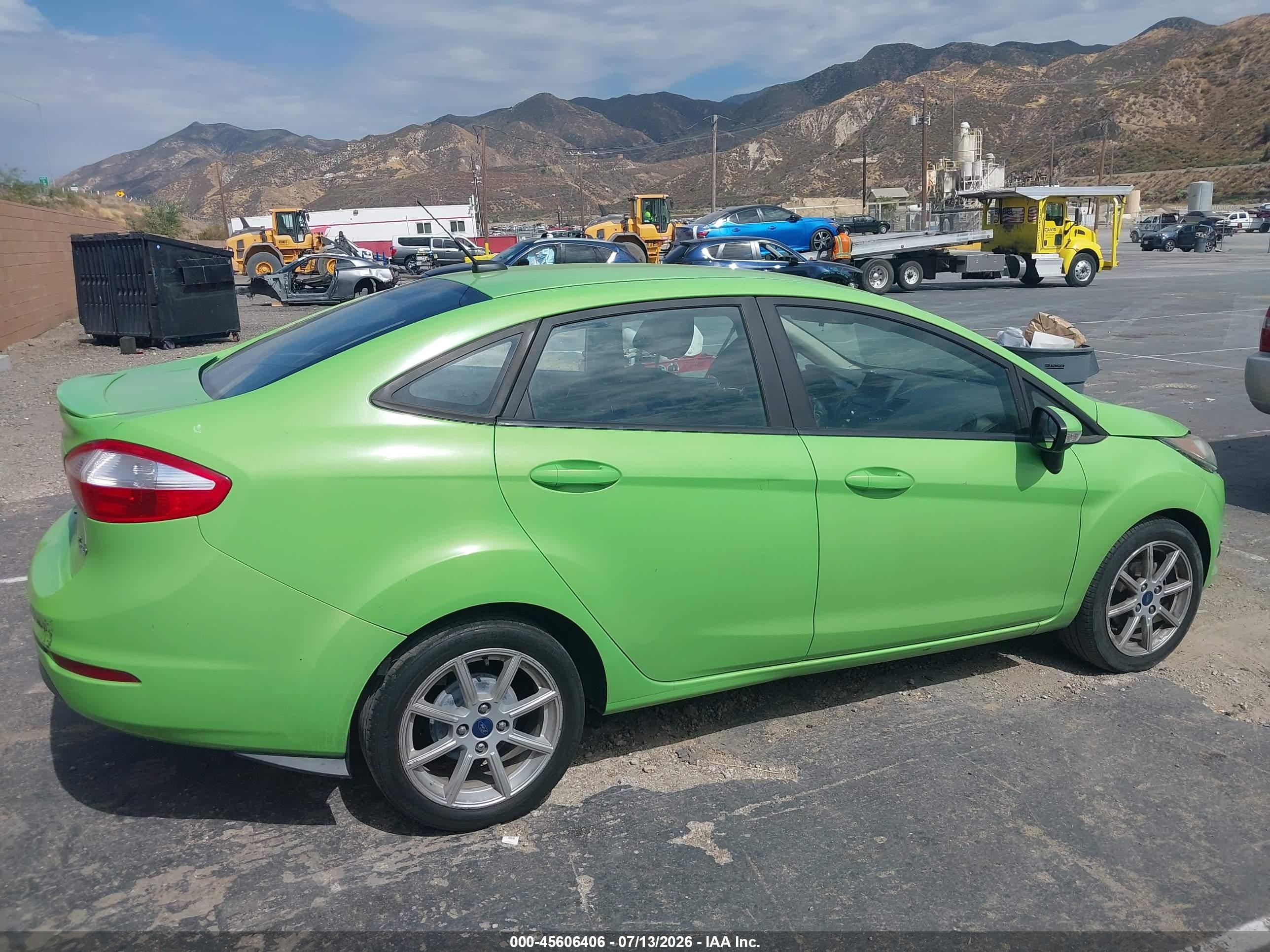 2015 Ford Fiesta Se Зеленый vin: 3FADP4BJ9FM205449