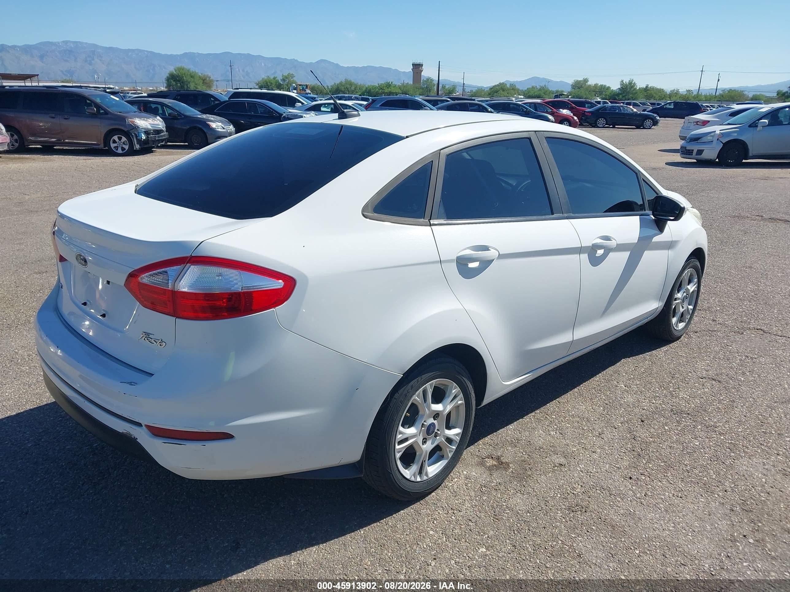2015 Ford Fiesta Se White vin: 3FADP4BJ9FM211381