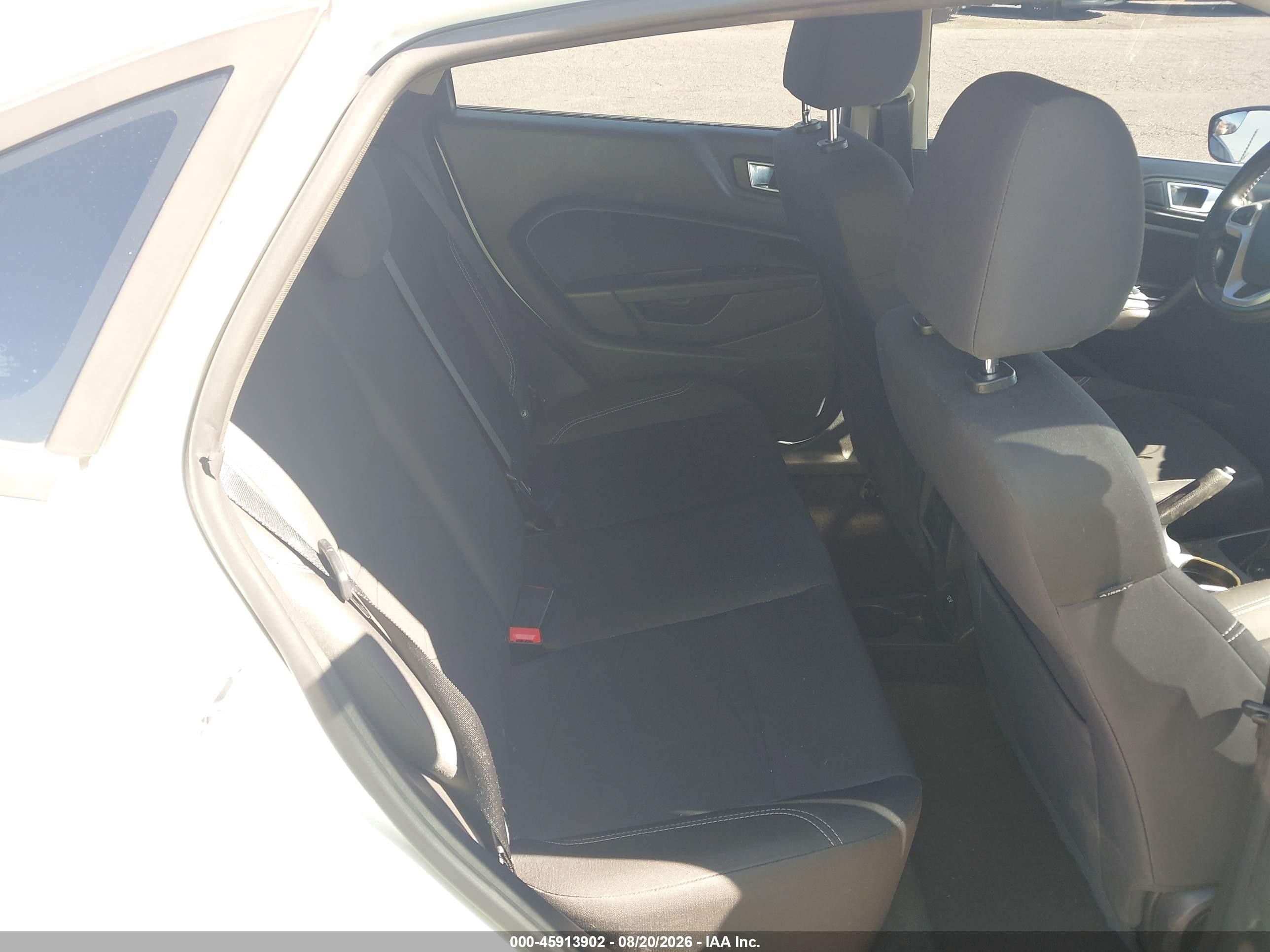 2015 Ford Fiesta Se White vin: 3FADP4BJ9FM211381