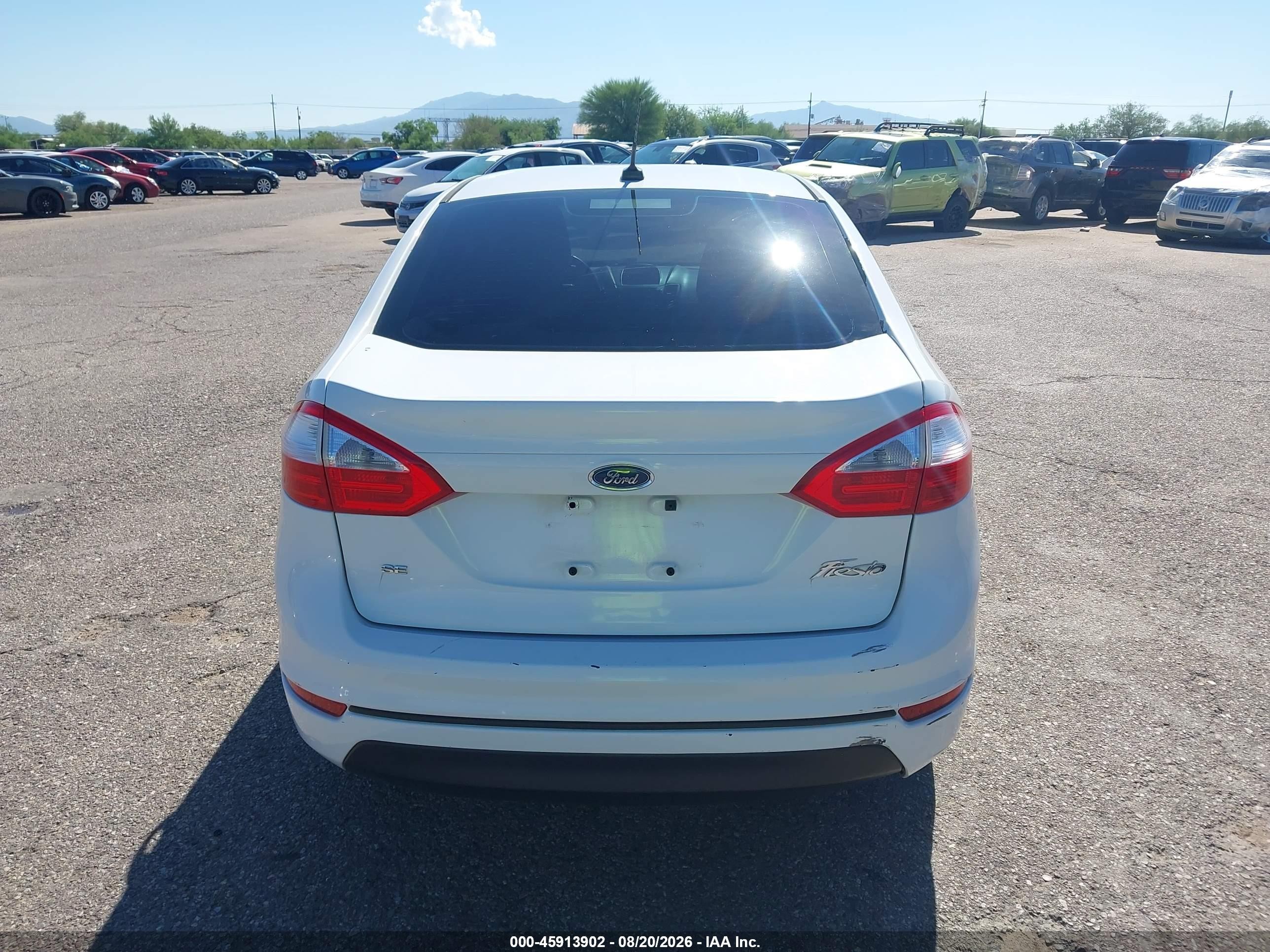 2015 Ford Fiesta Se White vin: 3FADP4BJ9FM211381