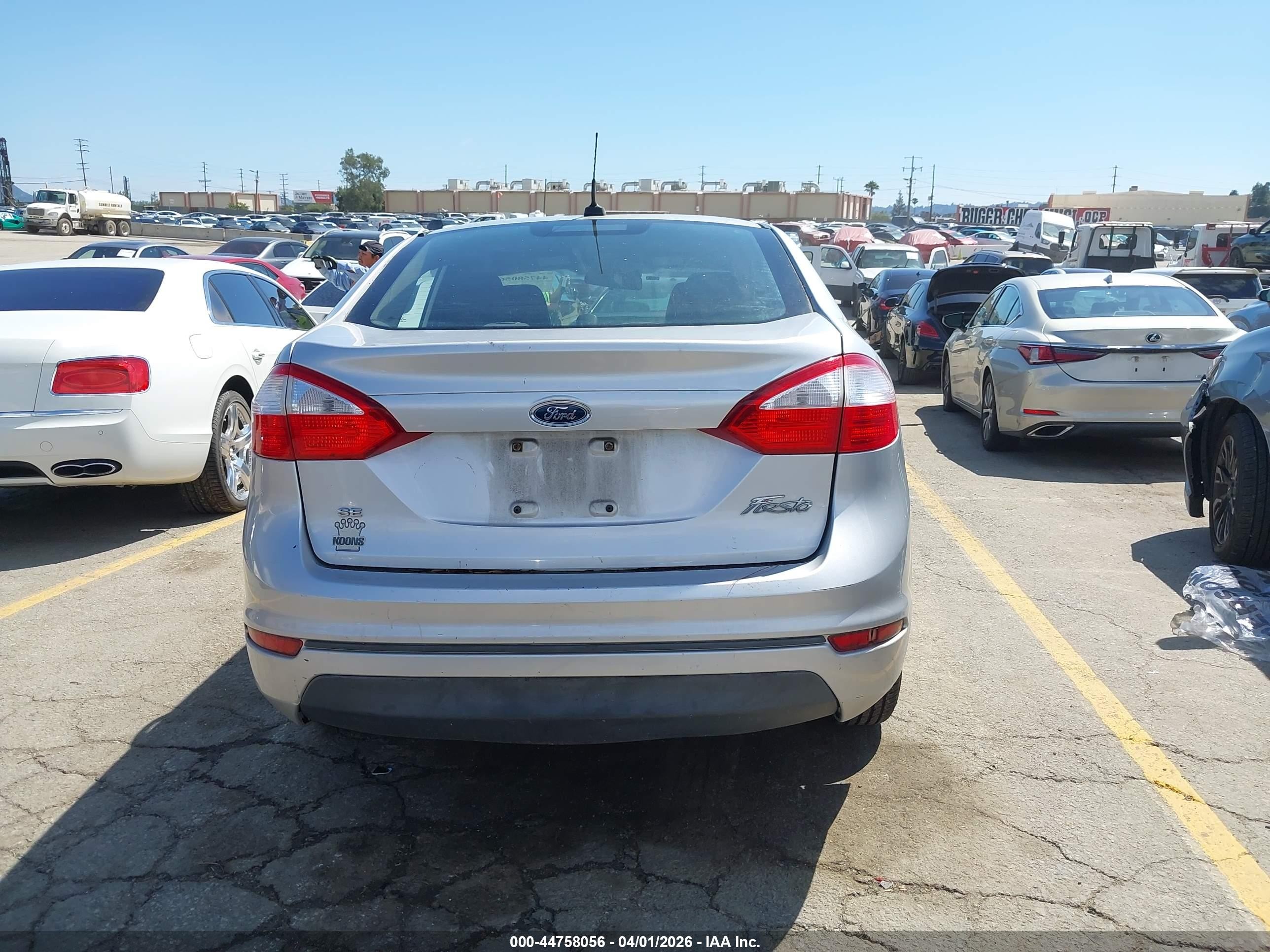 2015 Ford Fiesta Se Silver vin: 3FADP4BJ9FM223756