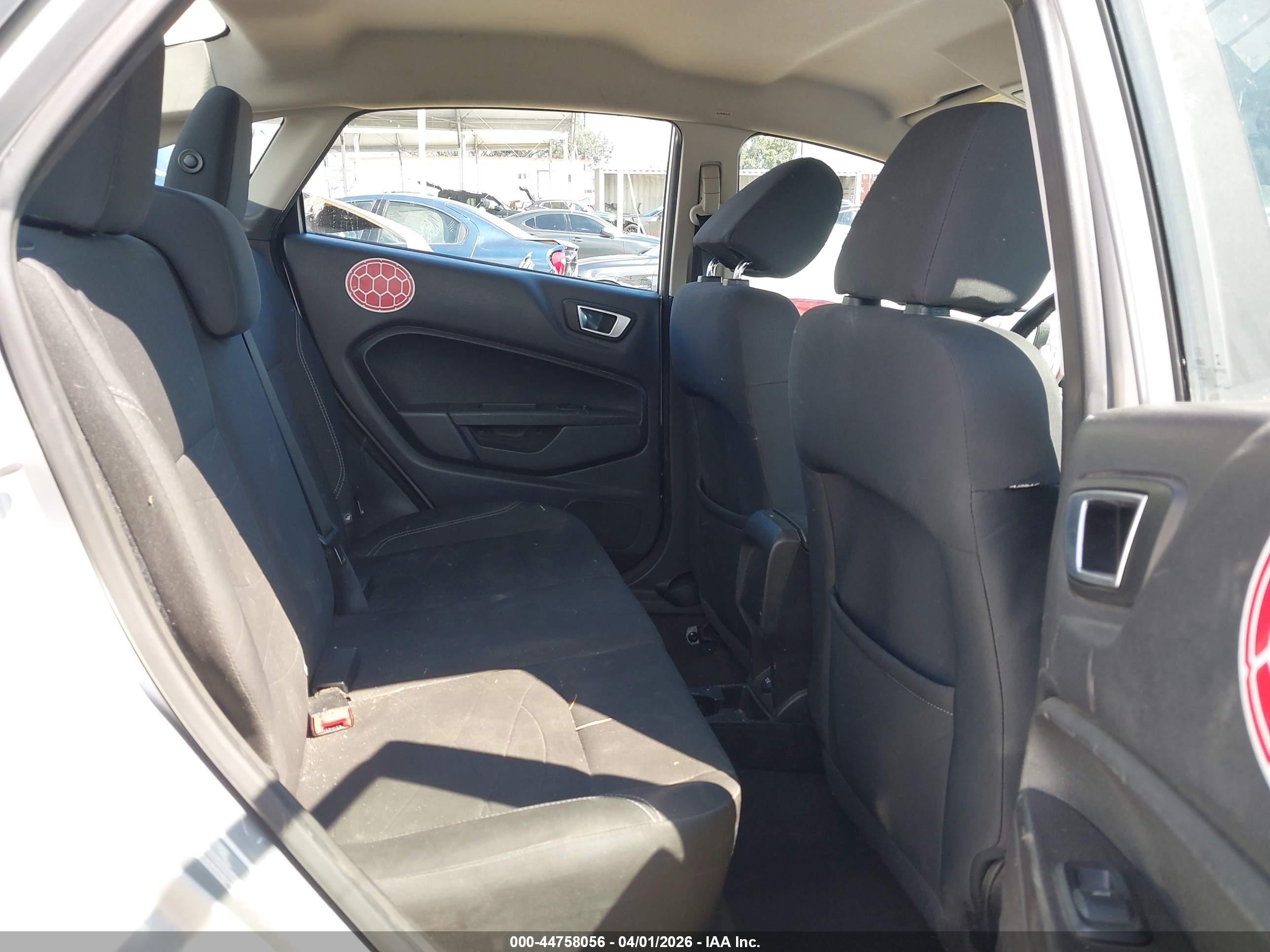 2015 Ford Fiesta Se Silver vin: 3FADP4BJ9FM223756
