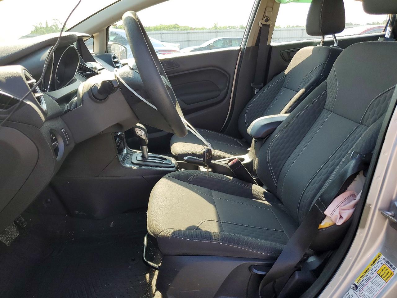 2019 Ford Fiesta Se Silver vin: 3FADP4BJ9KM126356