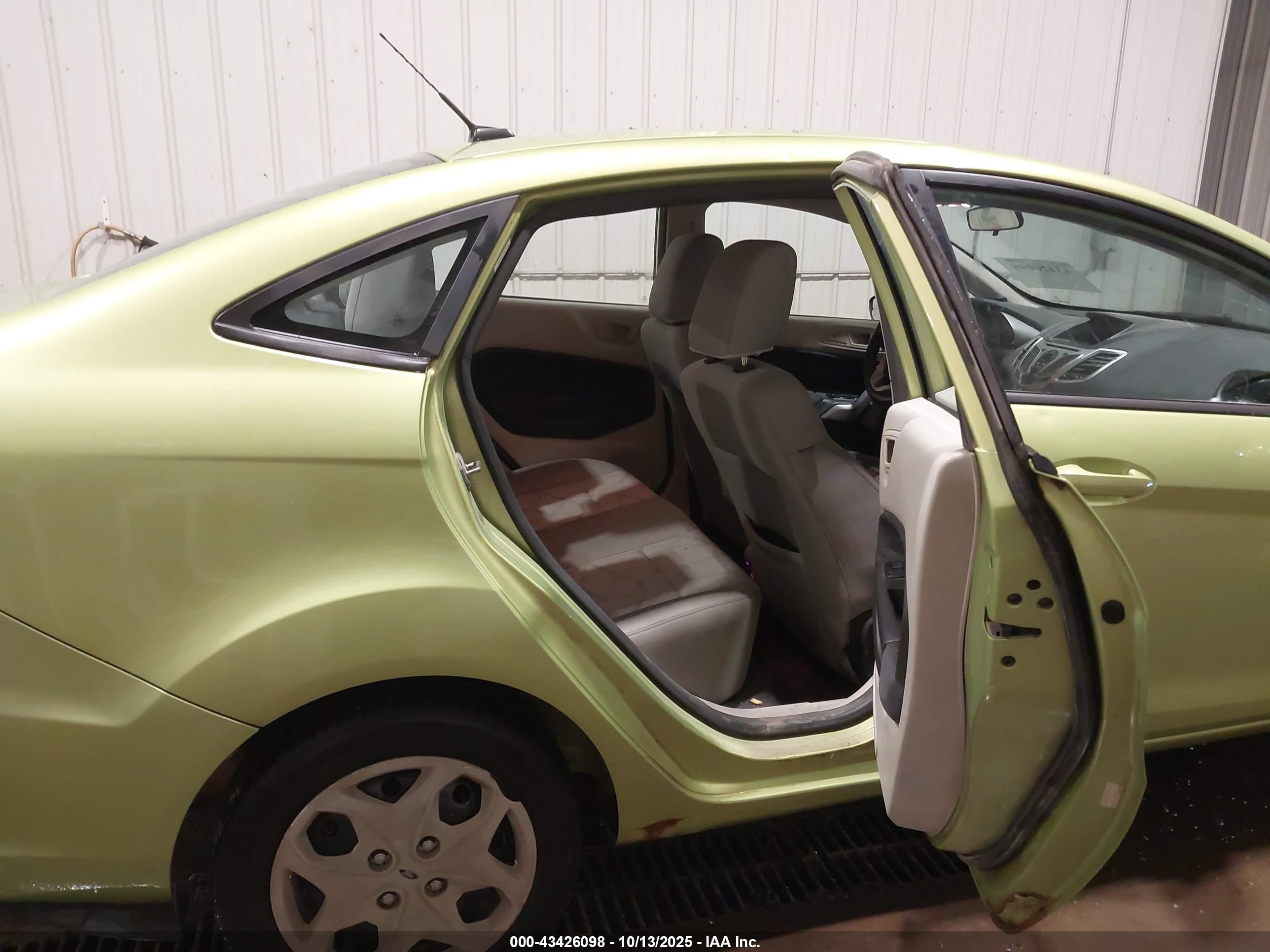 2011 Ford Fiesta Se Green vin: 3FADP4BJXBM109016