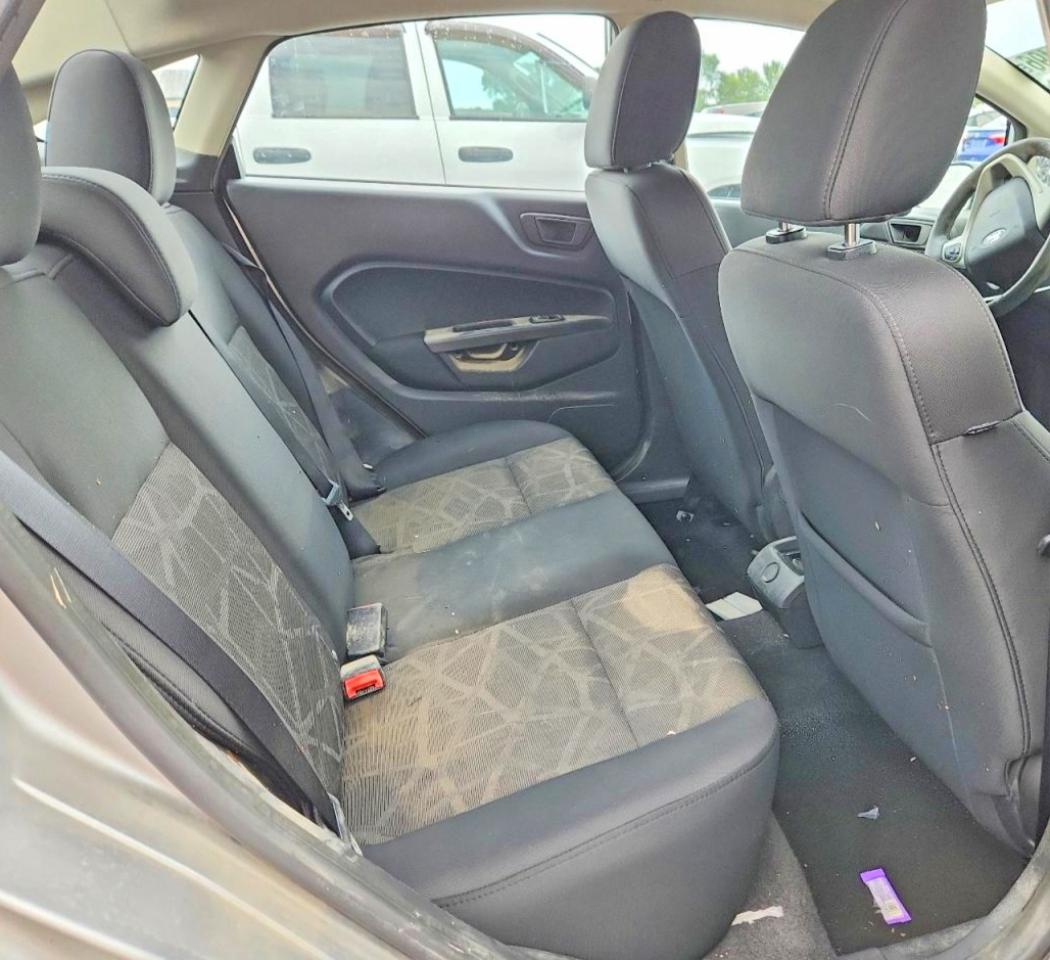 2011 Ford Fiesta Se Silver vin: 3FADP4BJXBM129220