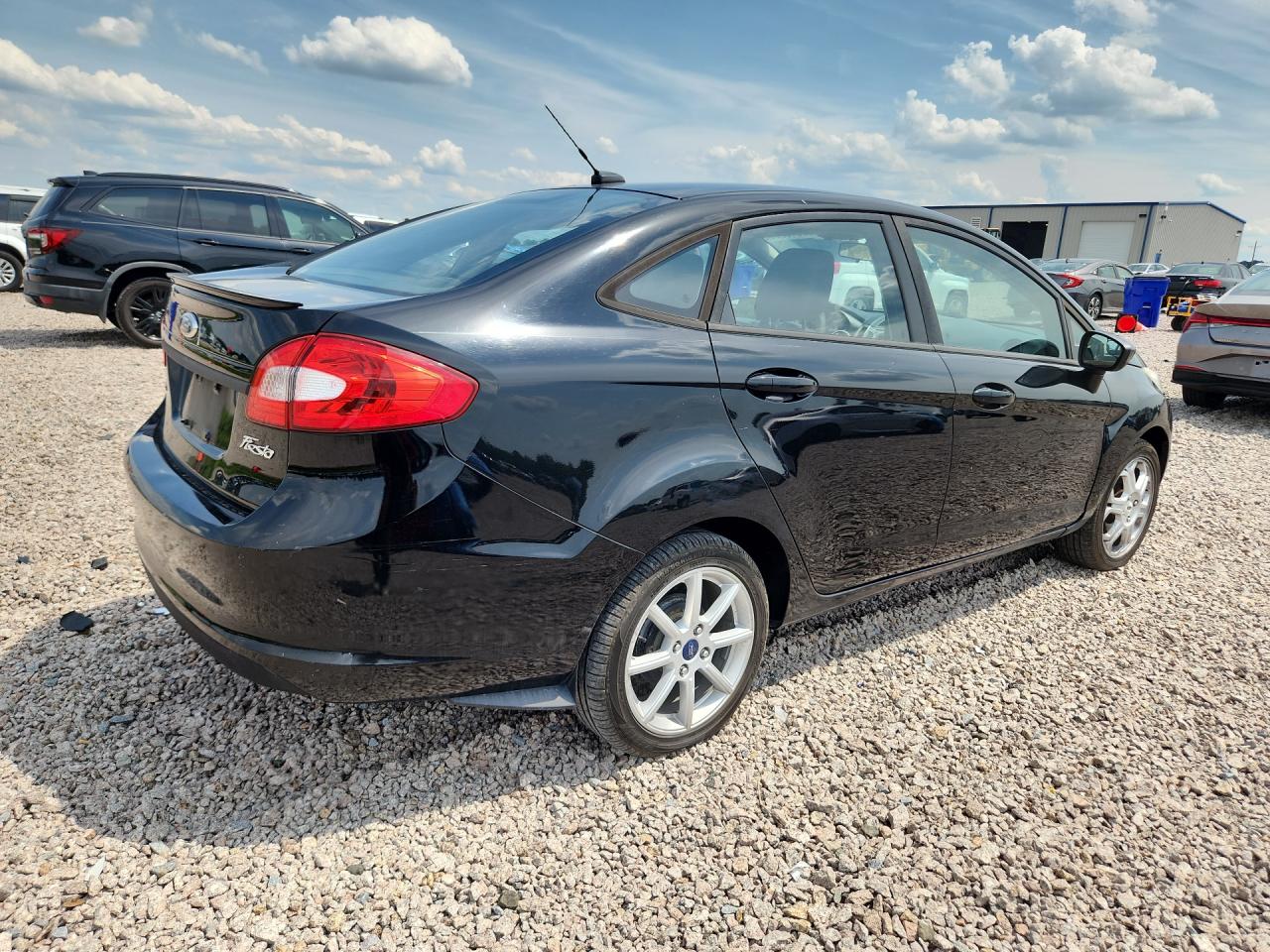 2012 Ford Fiesta Se Черный vin: 3FADP4BJXCM105002