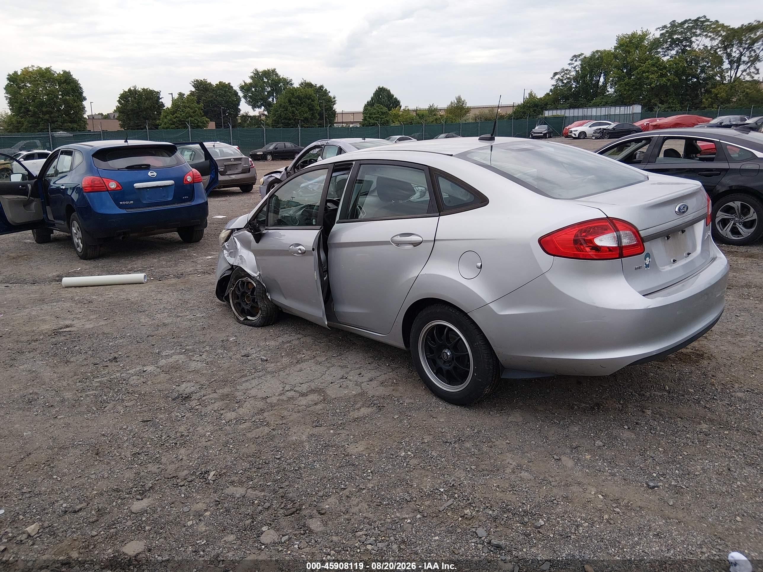 2013 Ford Fiesta Se Silver vin: 3FADP4BJXDM184642