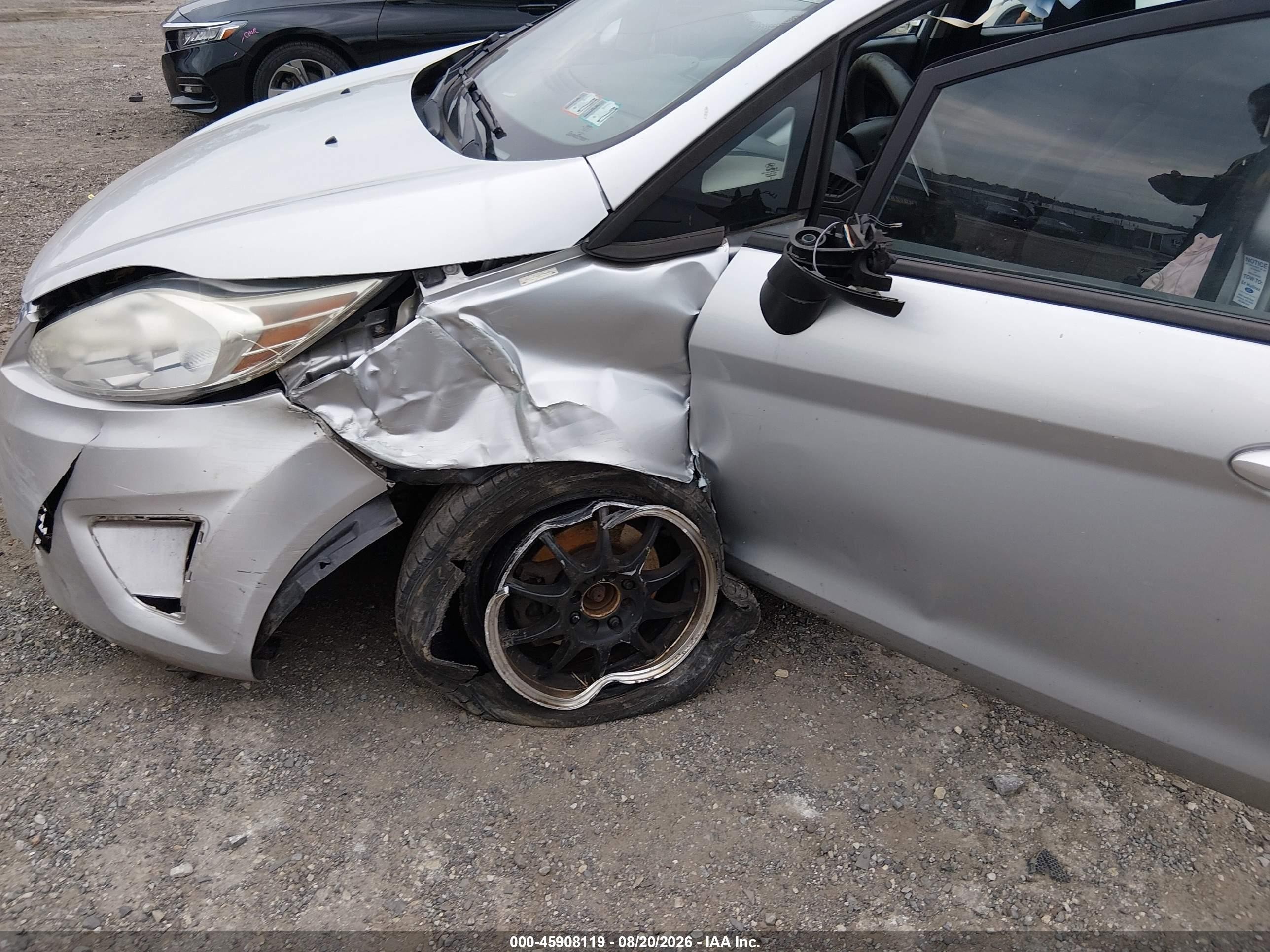 2013 Ford Fiesta Se Silver vin: 3FADP4BJXDM184642