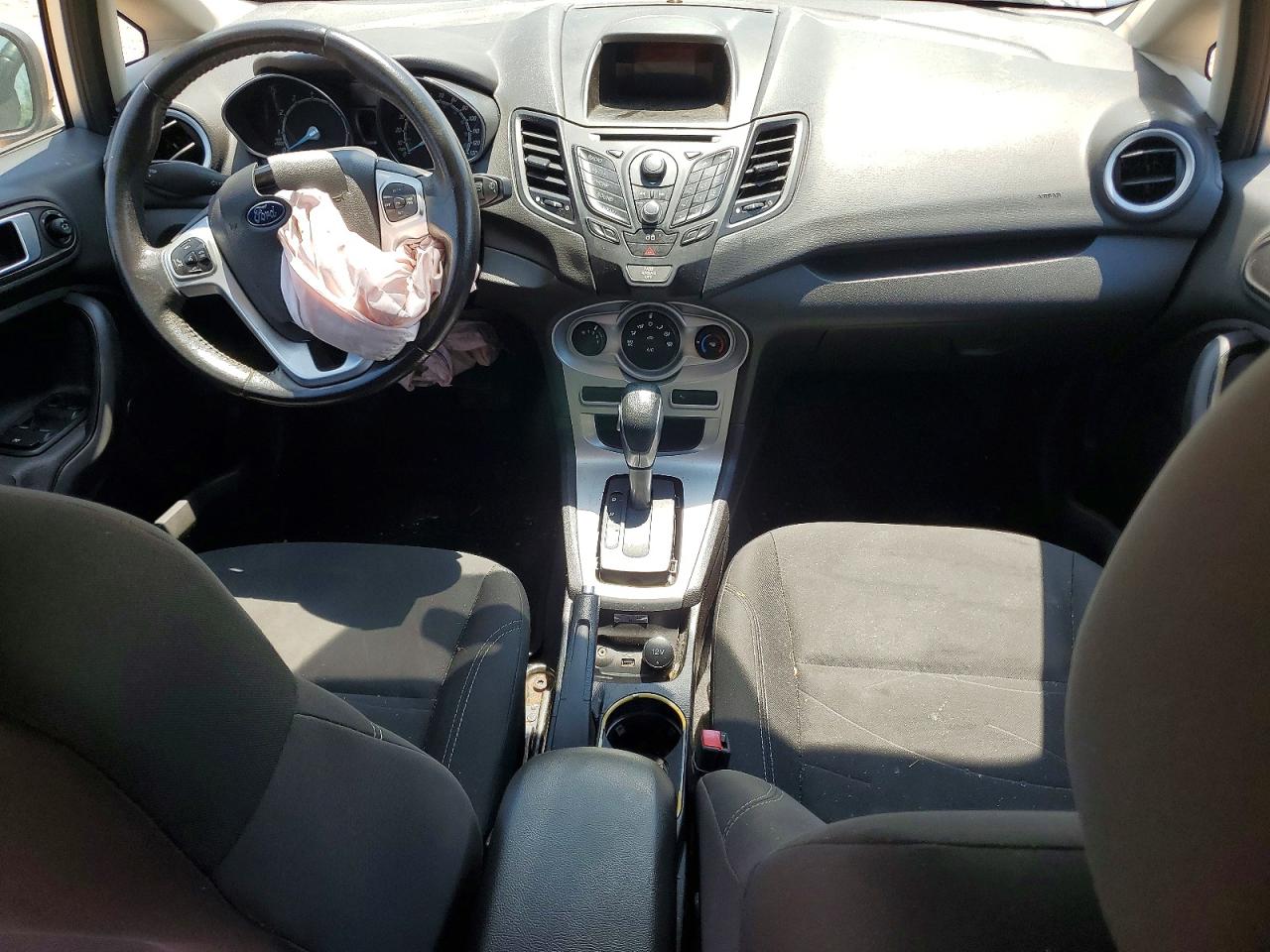 2014 Ford Fiesta Se Silver vin: 3FADP4BJXEM130999