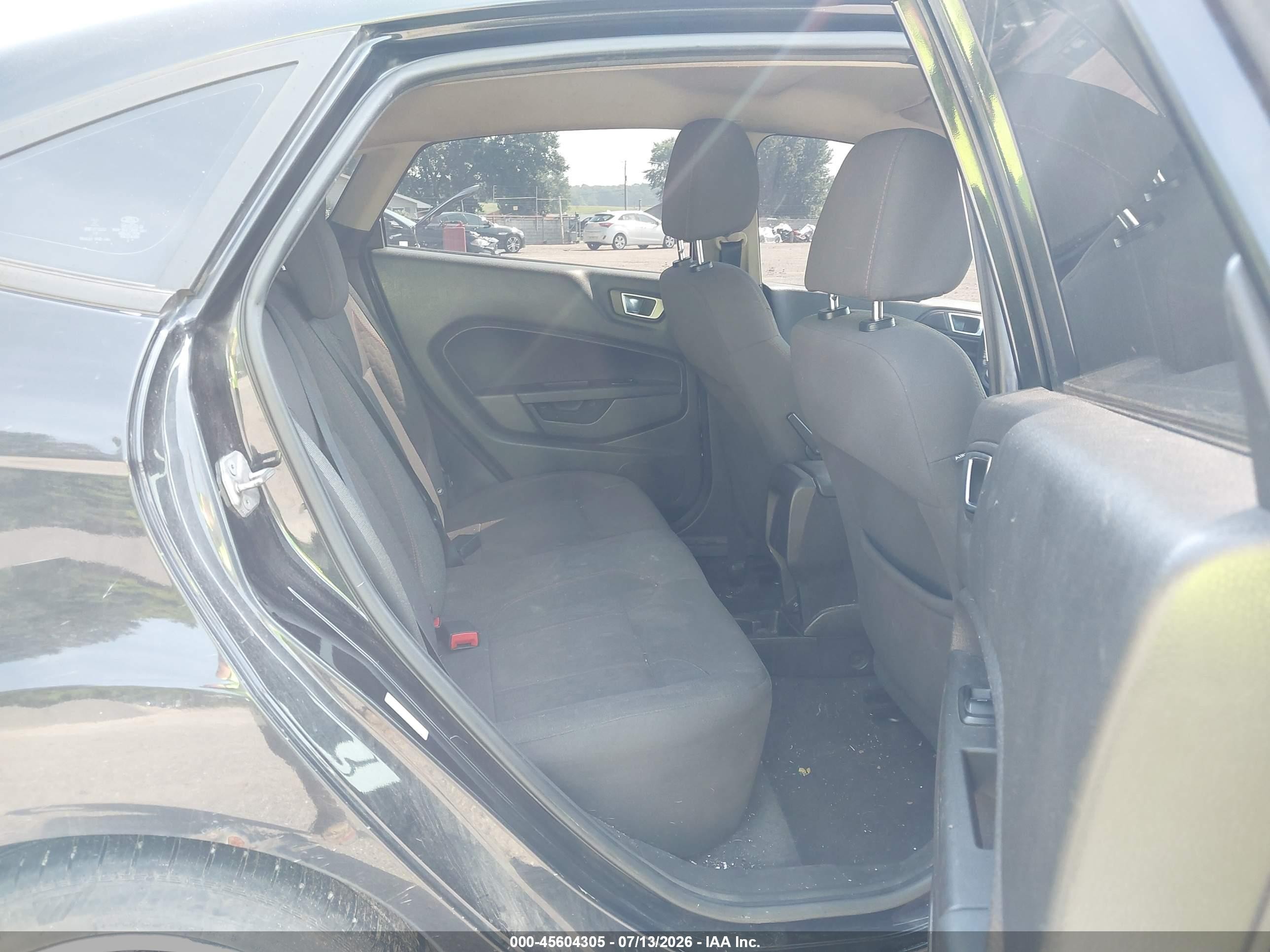 2014 Ford Fiesta Se Черный vin: 3FADP4BJXEM211615