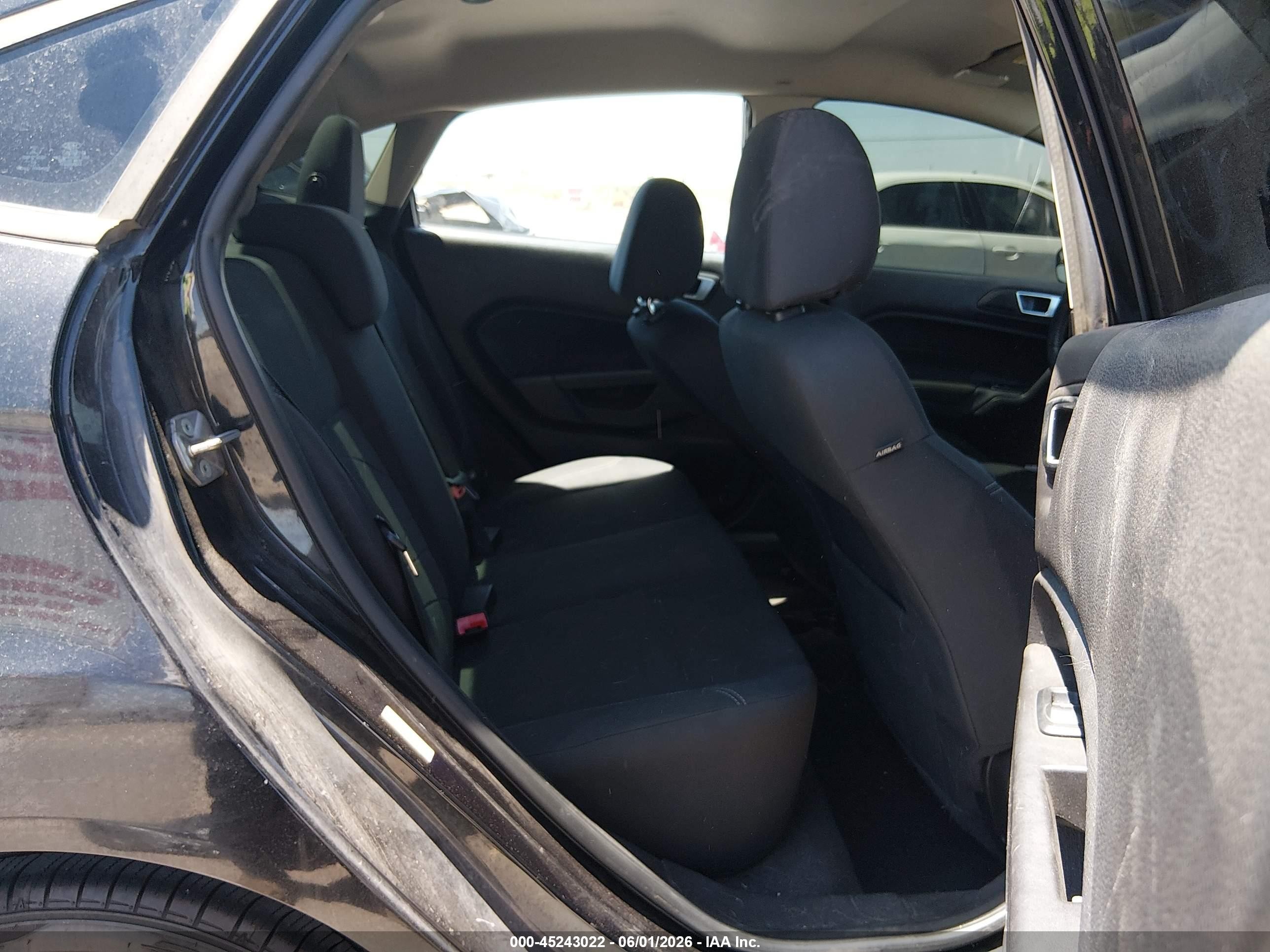 2015 Ford Fiesta Se Black vin: 3FADP4BJXFM101312