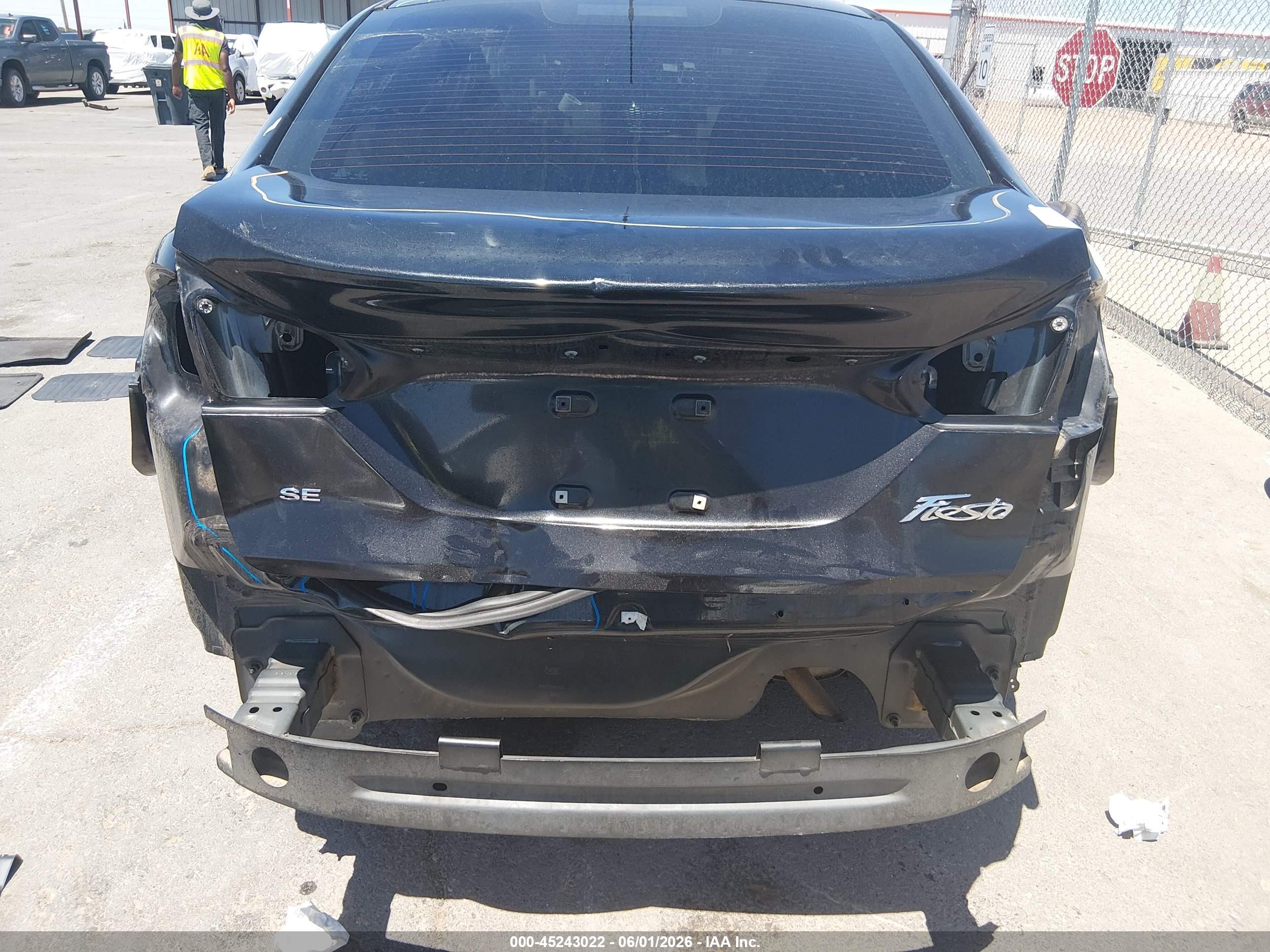 2015 Ford Fiesta Se Black vin: 3FADP4BJXFM101312
