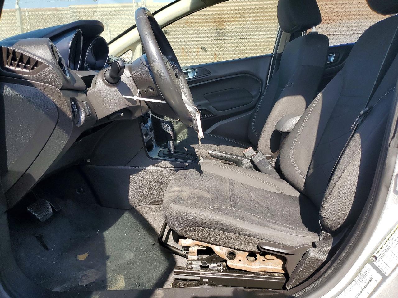 2015 Ford Fiesta Se Silver vin: 3FADP4BJXFM111712