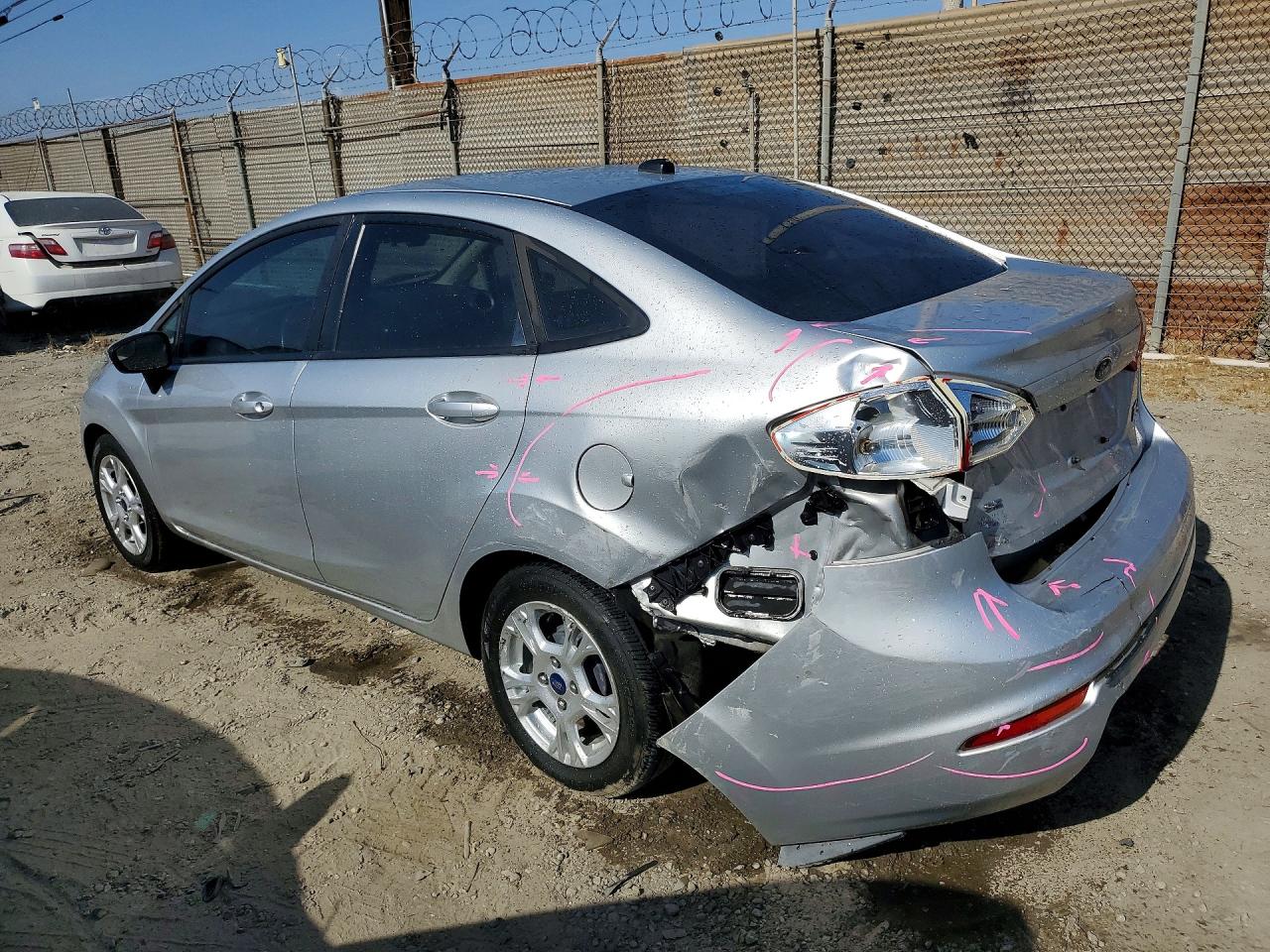 2015 Ford Fiesta Se Silver vin: 3FADP4BJXFM111712