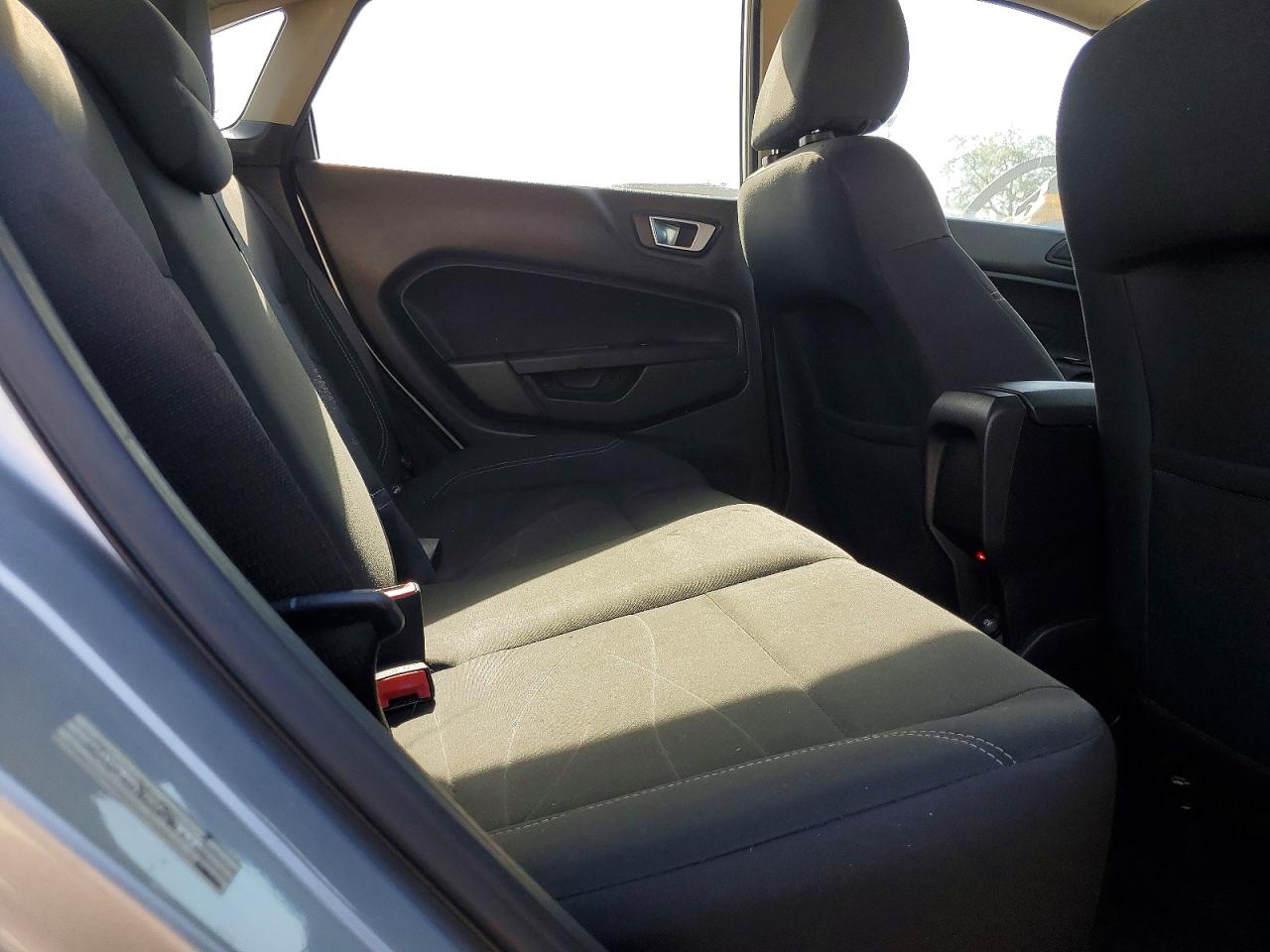 2015 Ford Fiesta Se Silver vin: 3FADP4BJXFM111712