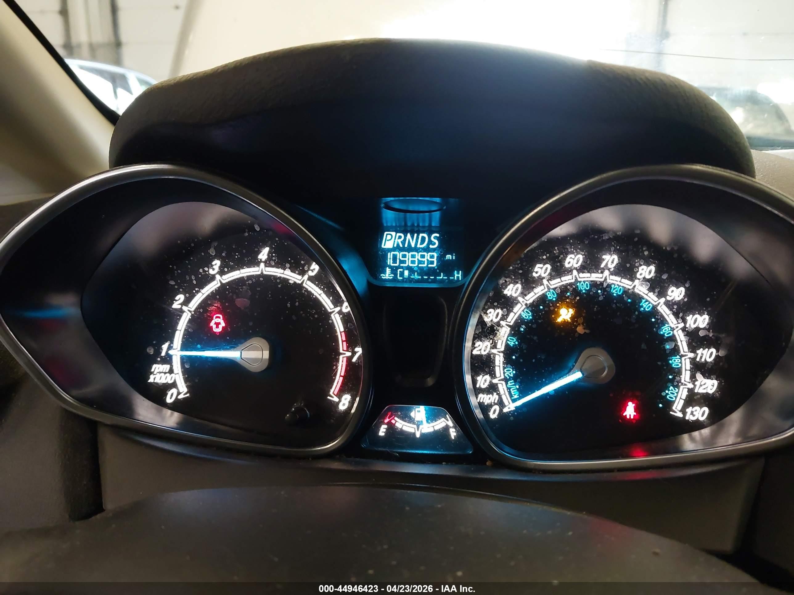 2015 Ford Fiesta Se Серебряный vin: 3FADP4BJXFM118157