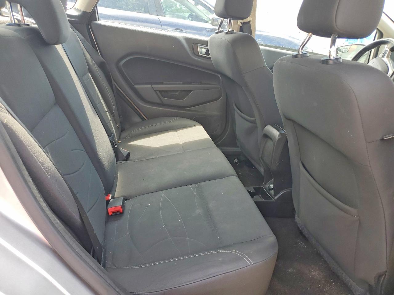 2015 Ford Fiesta Se Silver vin: 3FADP4BJXFM210594