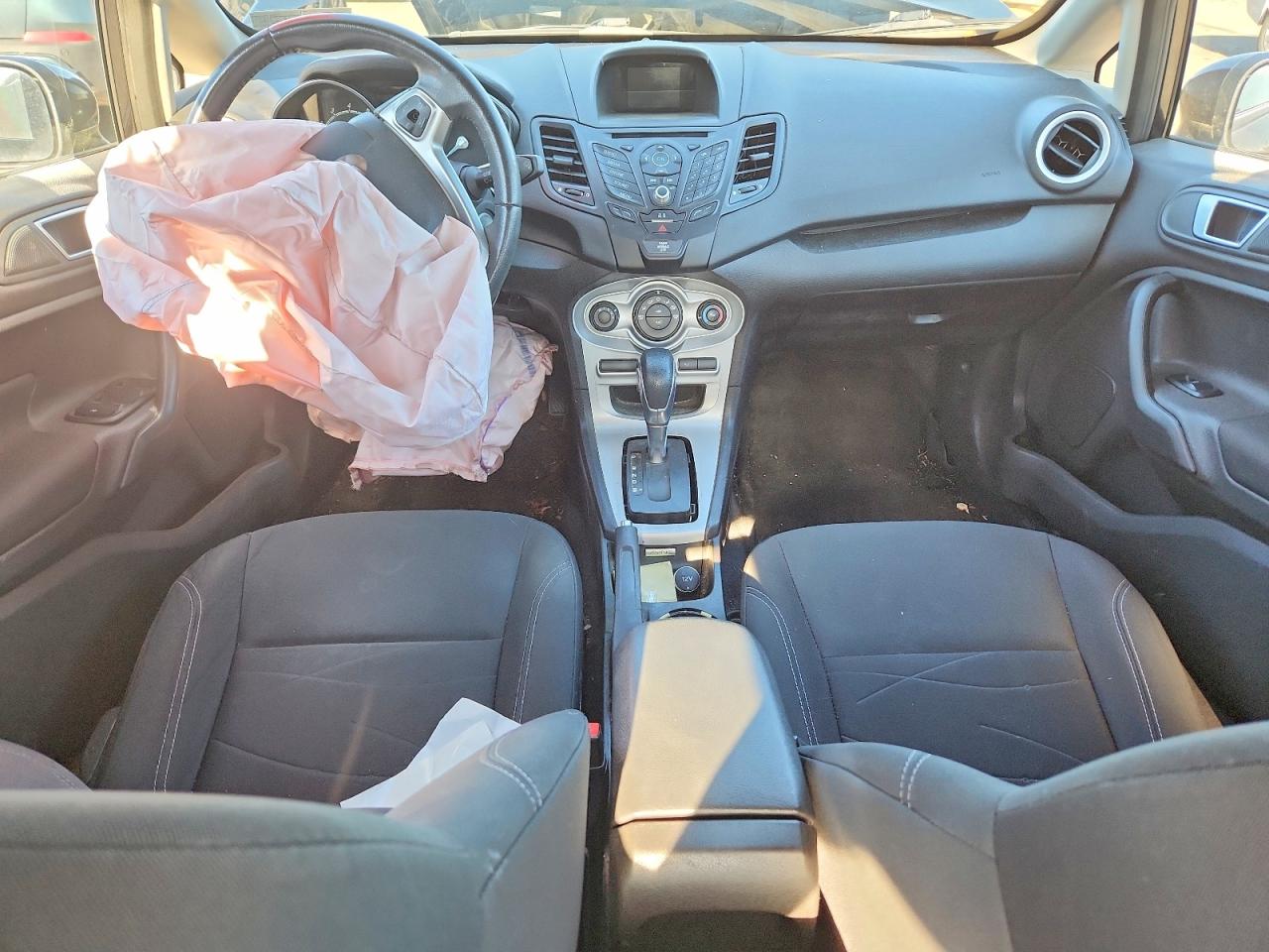 2015 Ford Fiesta Se Black vin: 3FADP4BJXFM218792