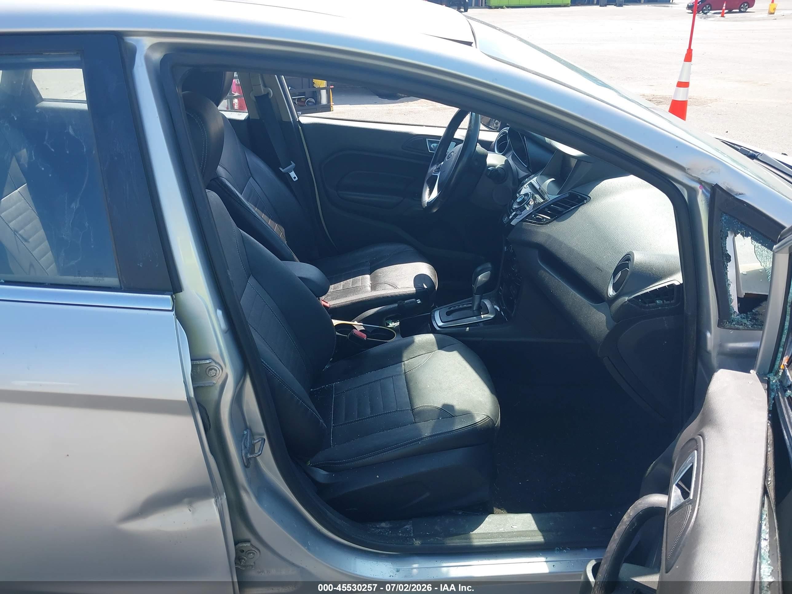 2014 Ford Fiesta Titanium Silver vin: 3FADP4CJ0EM219527