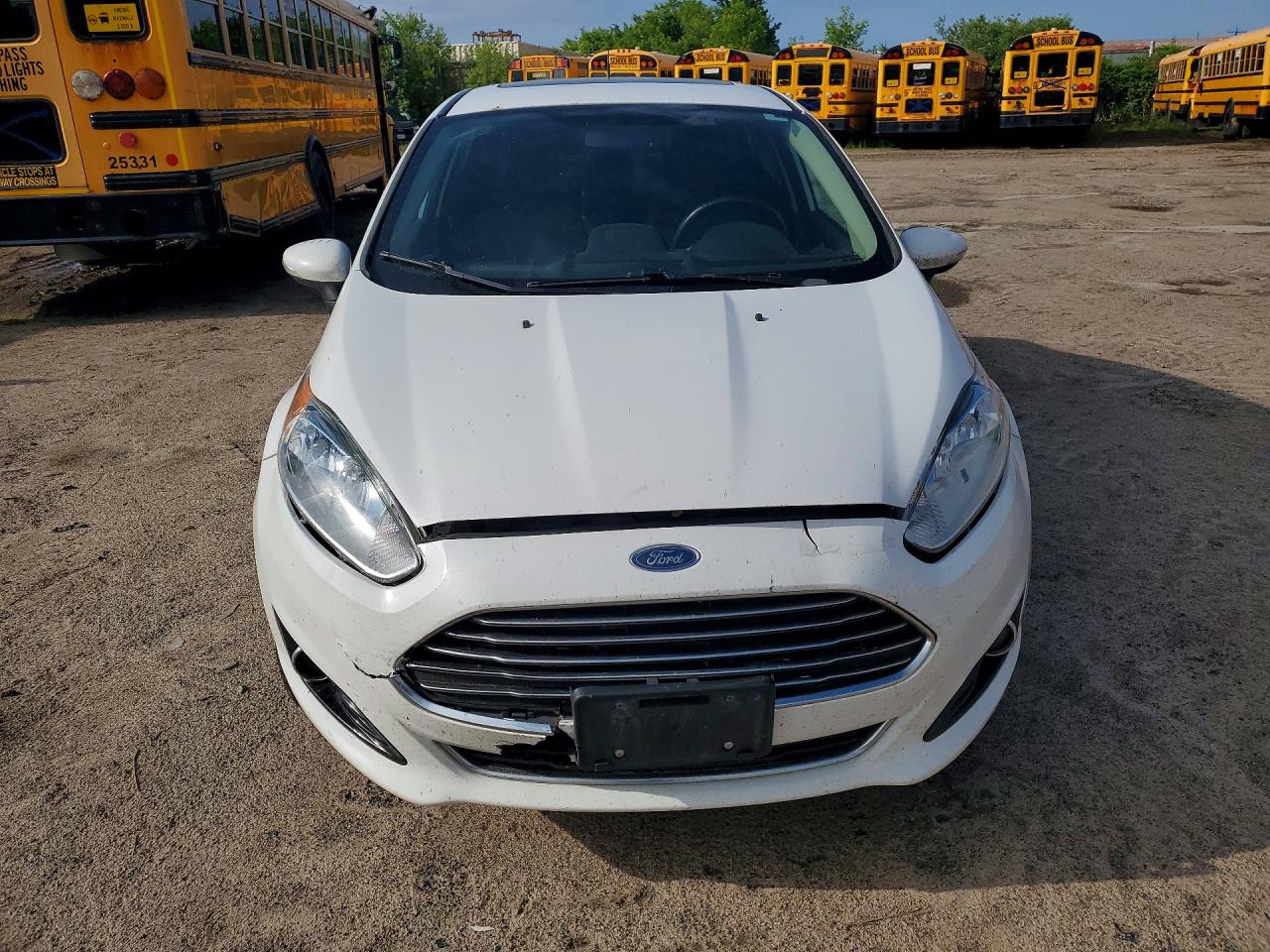 2015 Ford Fiesta Titanium White vin: 3FADP4CJ0FM184151