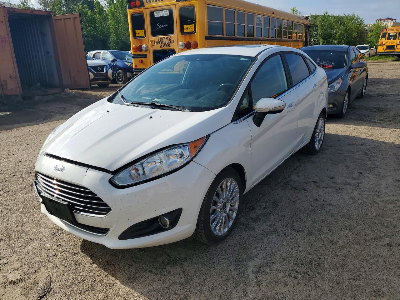 2015 Ford Fiesta Titanium White vin: 3FADP4CJ0FM184151