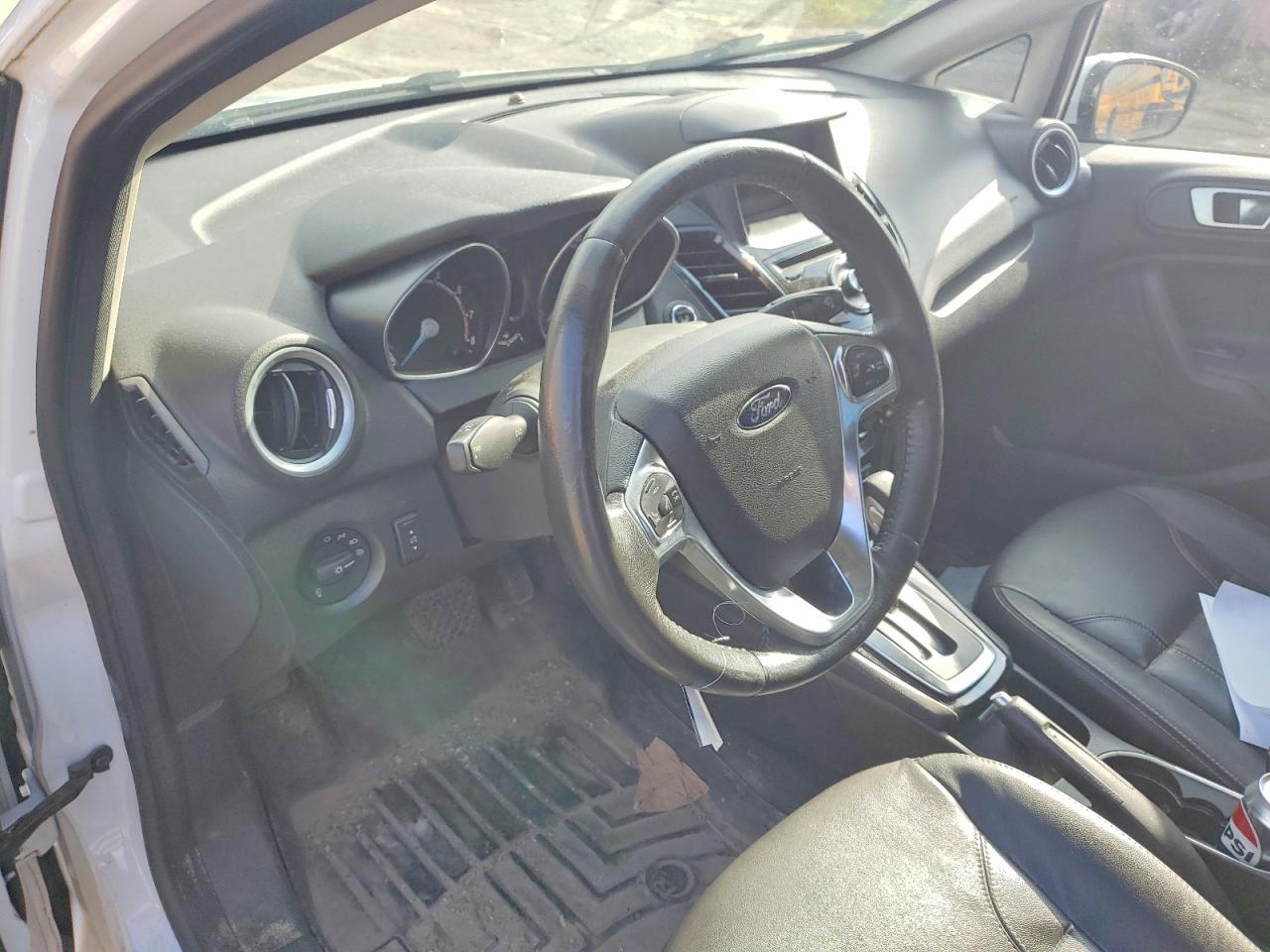 2015 Ford Fiesta Titanium White vin: 3FADP4CJ0FM184151