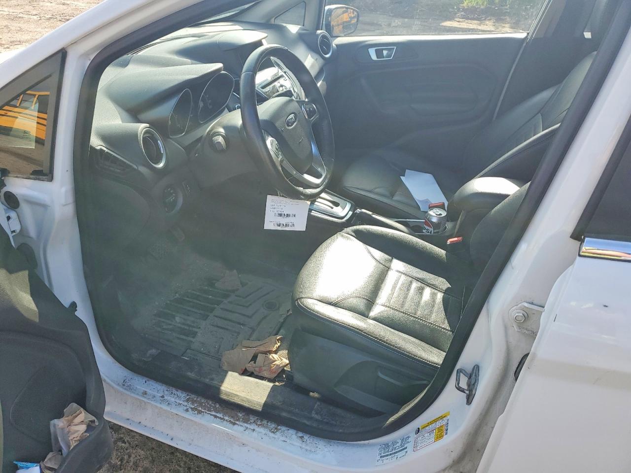 2015 Ford Fiesta Titanium White vin: 3FADP4CJ0FM184151