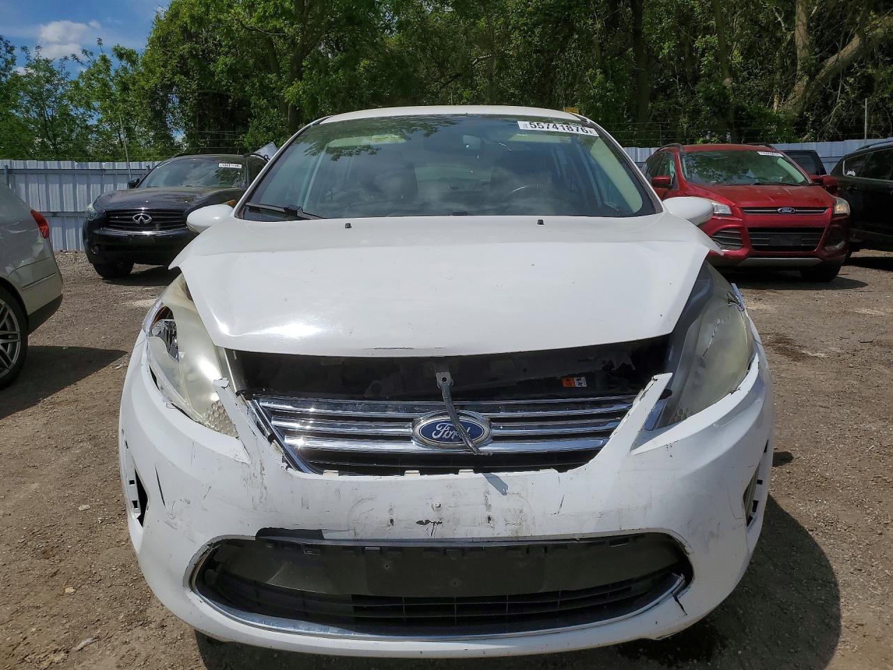2011 Ford Fiesta White vin: 3FADP4CJ2BM104827