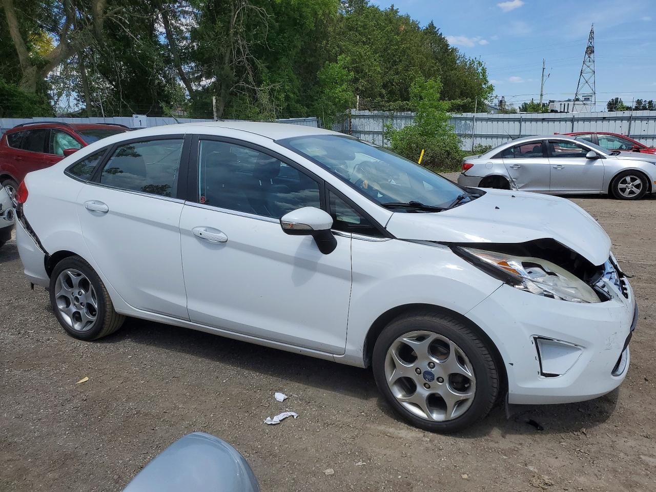 2011 Ford Fiesta White vin: 3FADP4CJ2BM104827